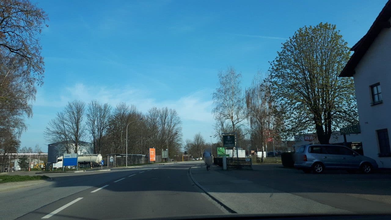 Street view near Sperger Gasthaus, Kelheim — © geoeki (CC BY-SA · Mapillary)