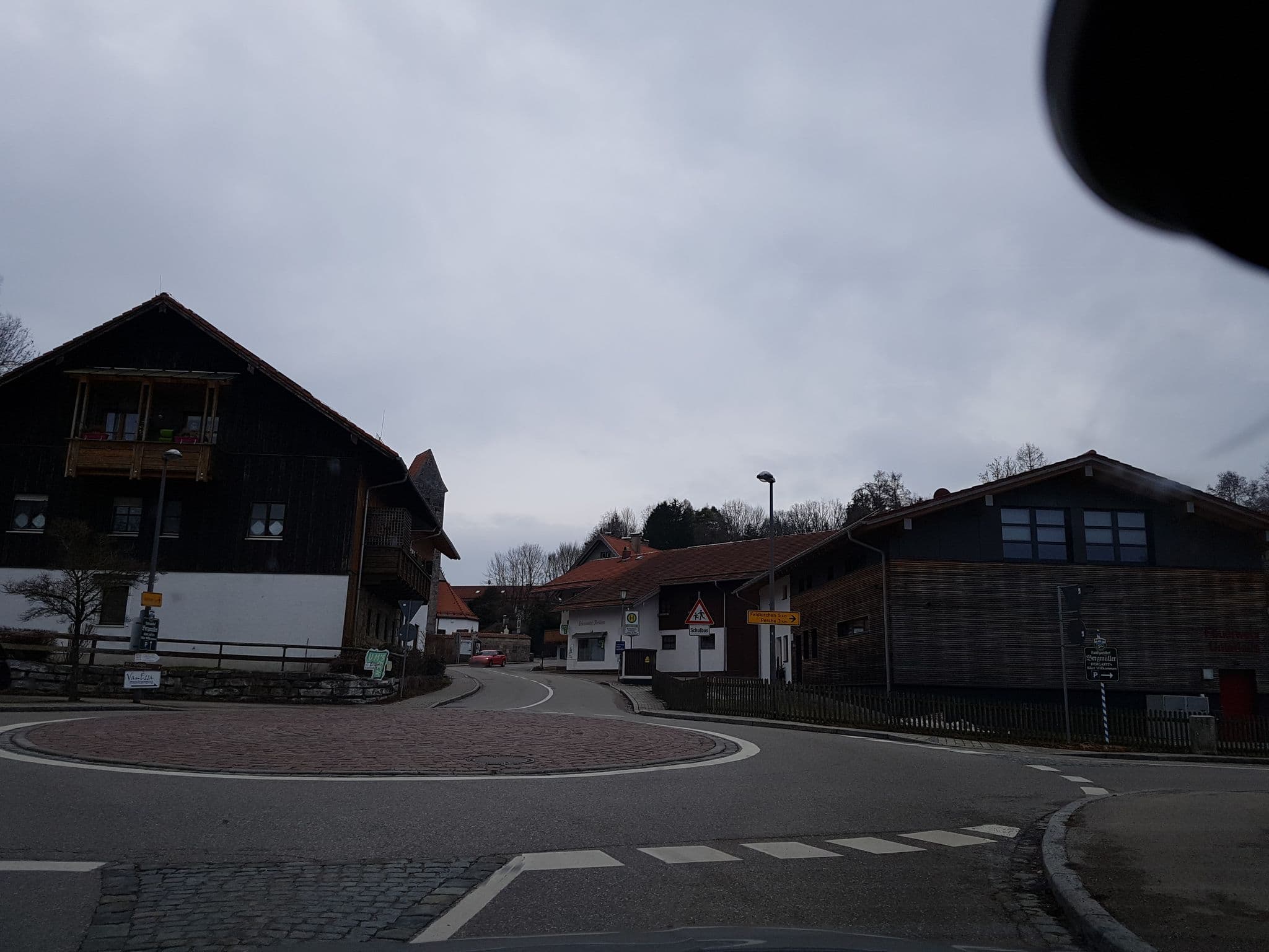 Street view near Wirt vo Laus, Feldkirchen-Westerham — © dsmm (CC BY-SA · Mapillary)