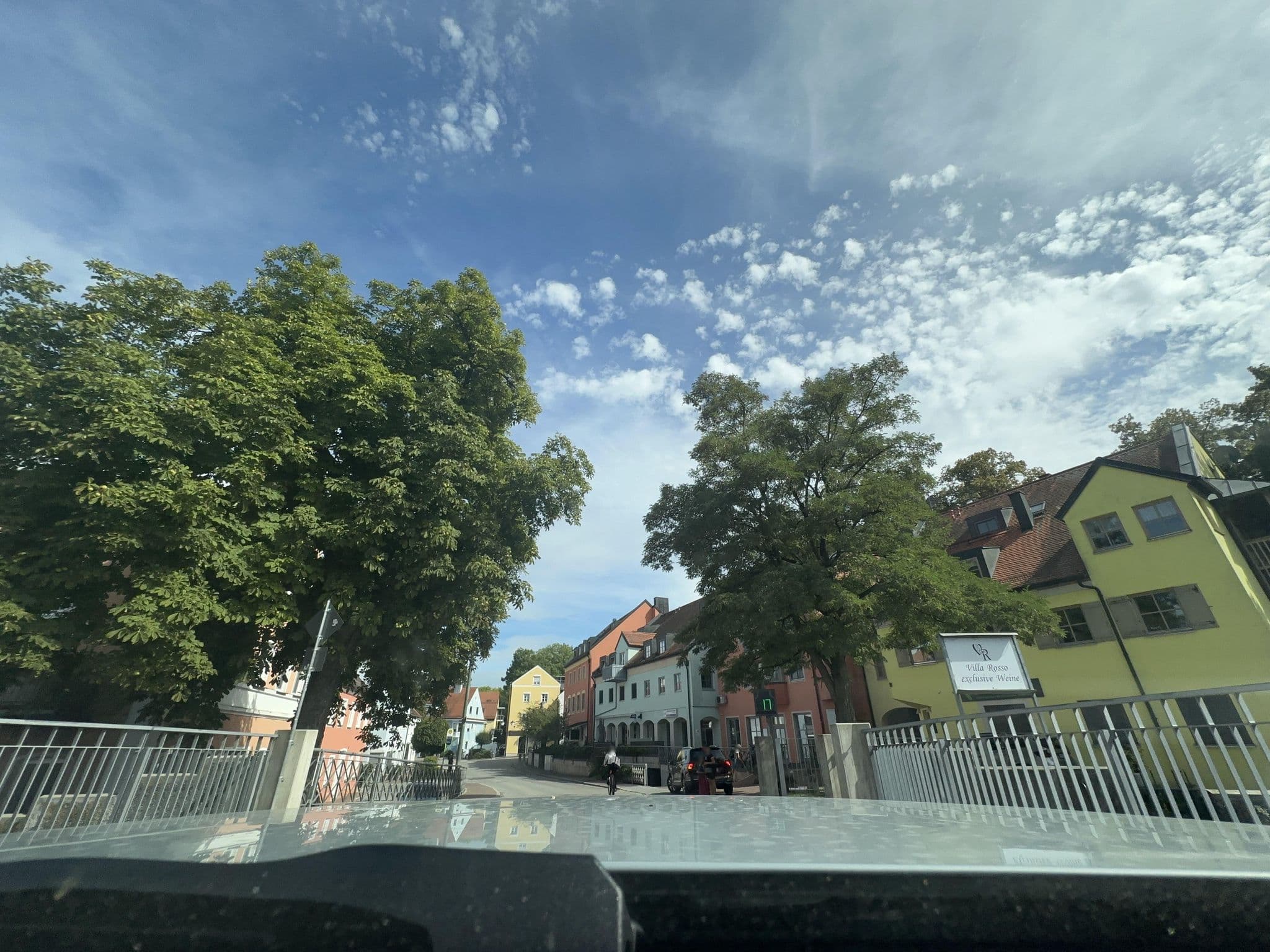 Street view near Gästeappartement „Am Herzoggraben“, Erding — © louis-e (CC BY-SA · Mapillary)