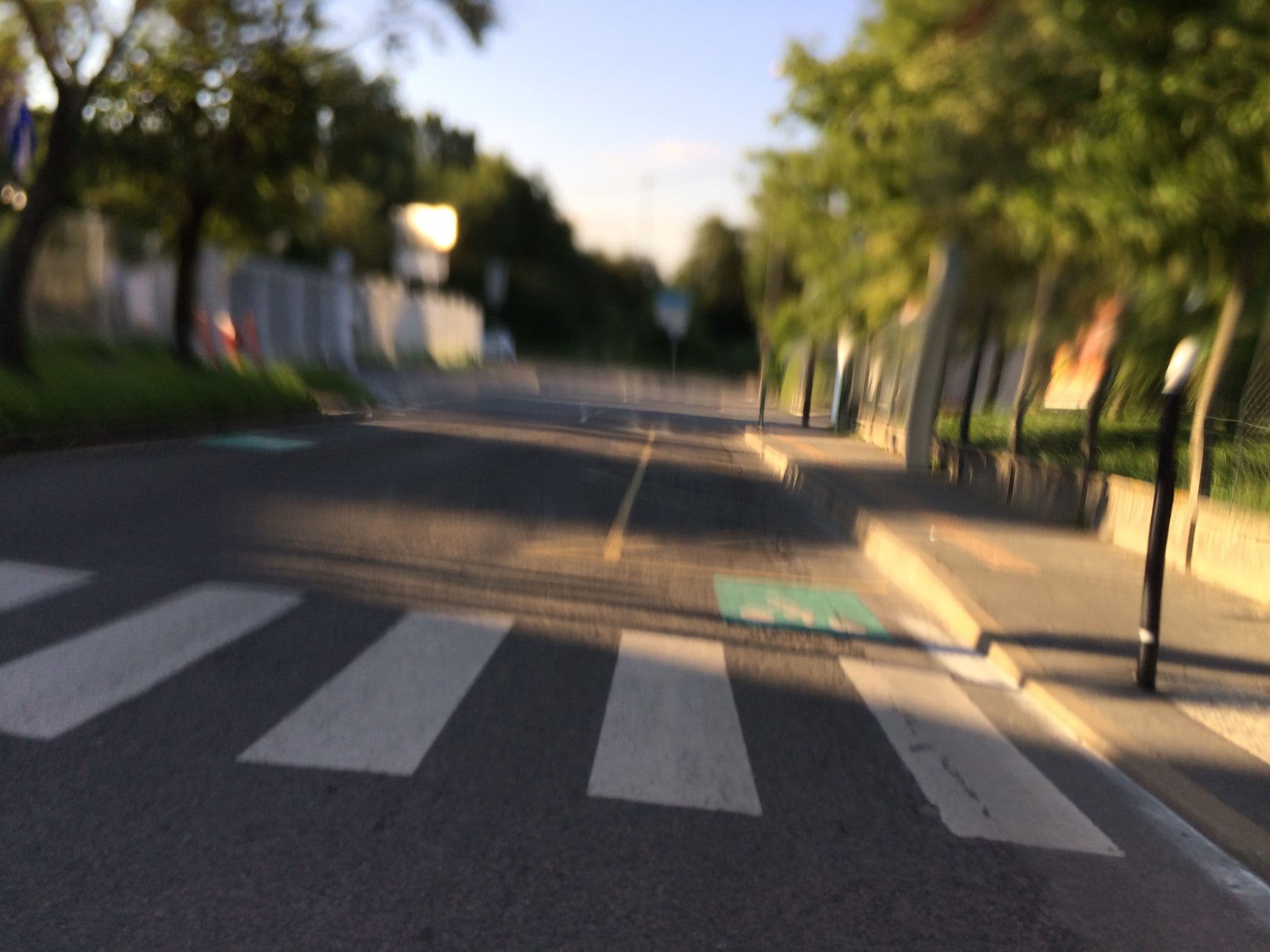 Street view near Hôtel du lac, Longjumeau — © josmougn (CC BY-SA · Mapillary)