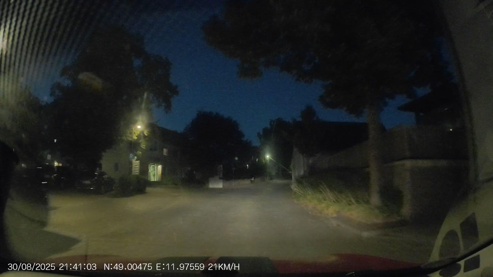 Street view near Hotel Röhrl - Hotel Im alten Sudhaus, Nittendorf — © AR88 (CC BY-SA · Mapillary)