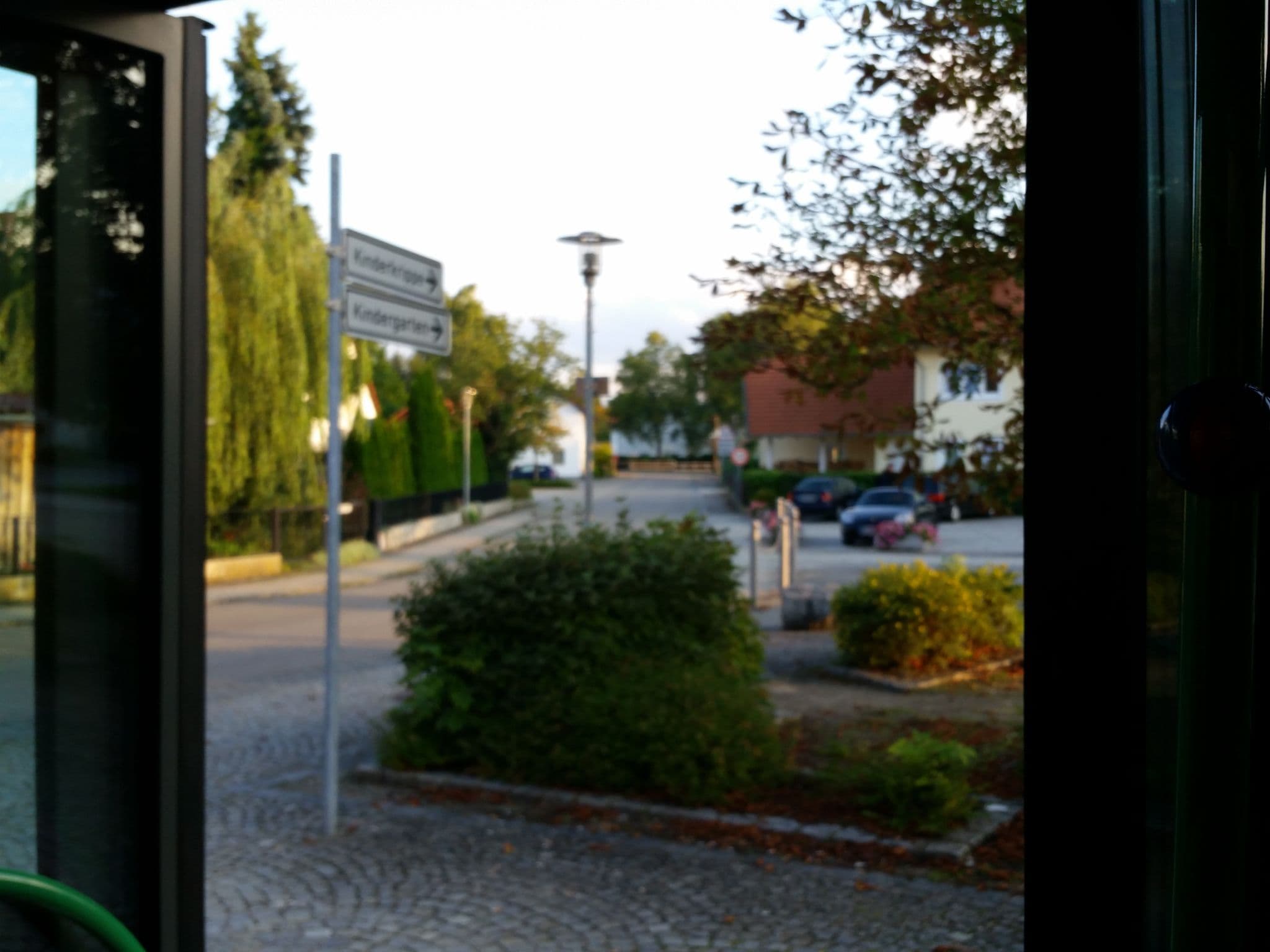 Street view near Schmid Marianne, Oberding — © jaakkoh (CC BY-SA · Mapillary)