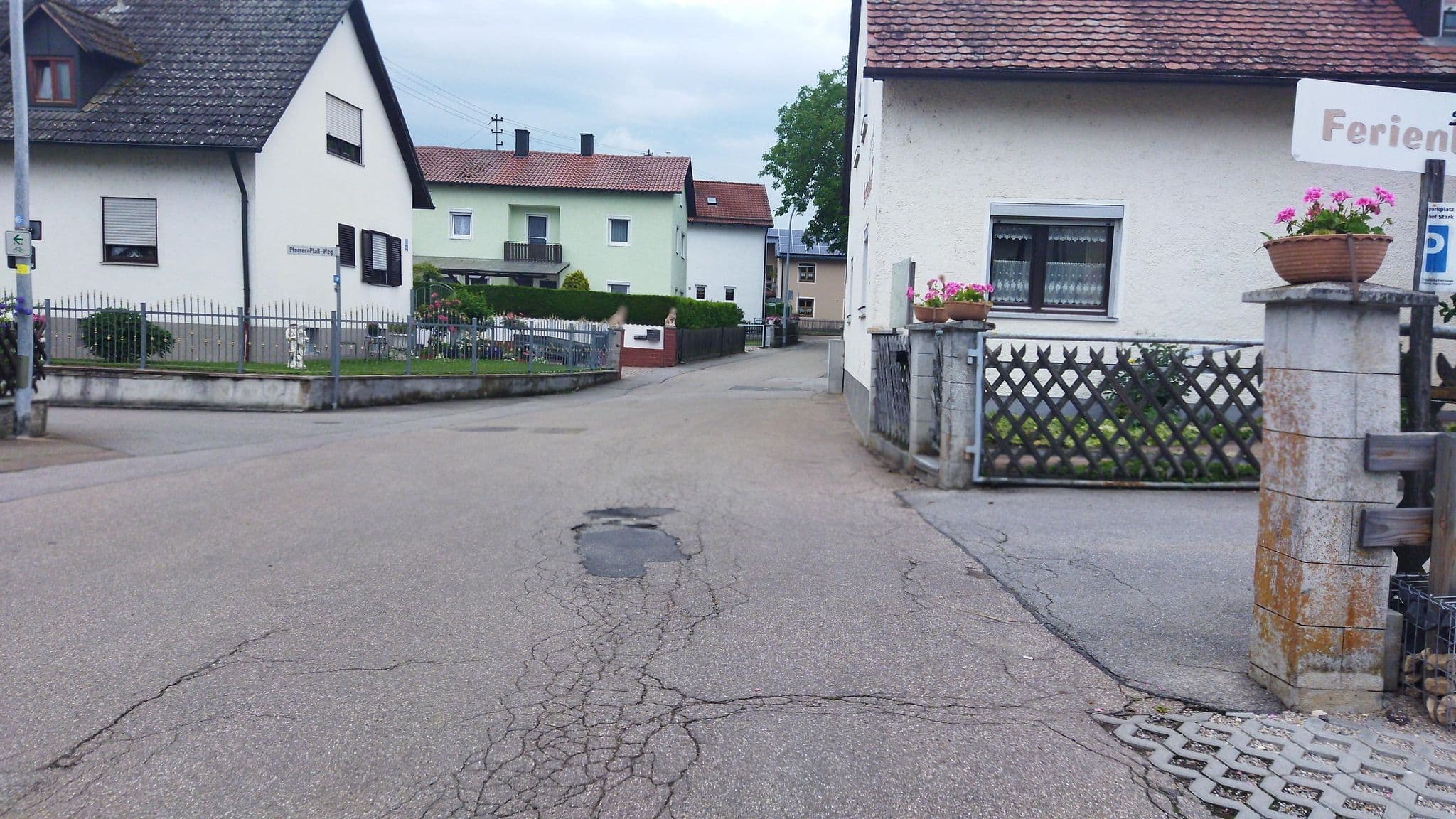 Street view near Ferienhof Stark, Saal — © changchun1 (CC BY-SA · Mapillary)