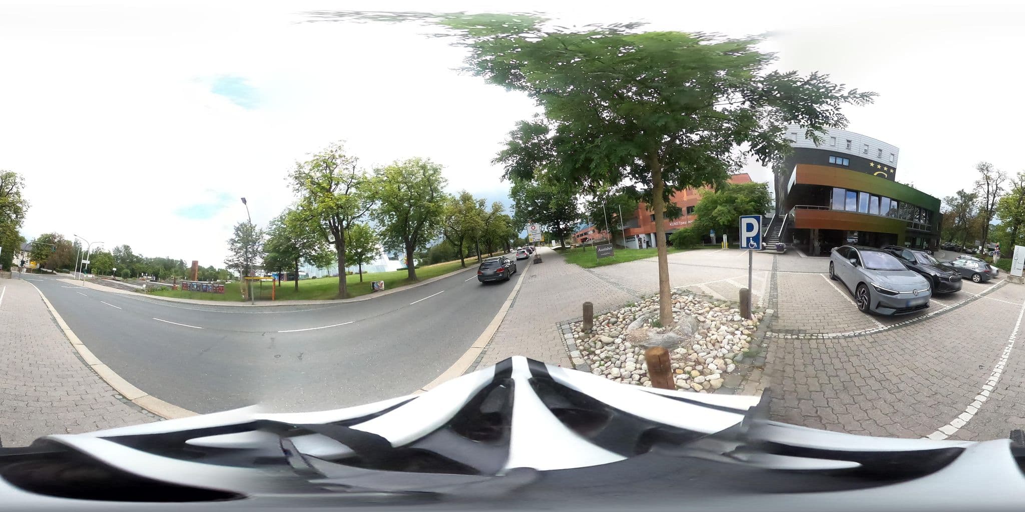 Street view near Hotel Central Hof, Hof — © frke (CC BY-SA · Mapillary)
