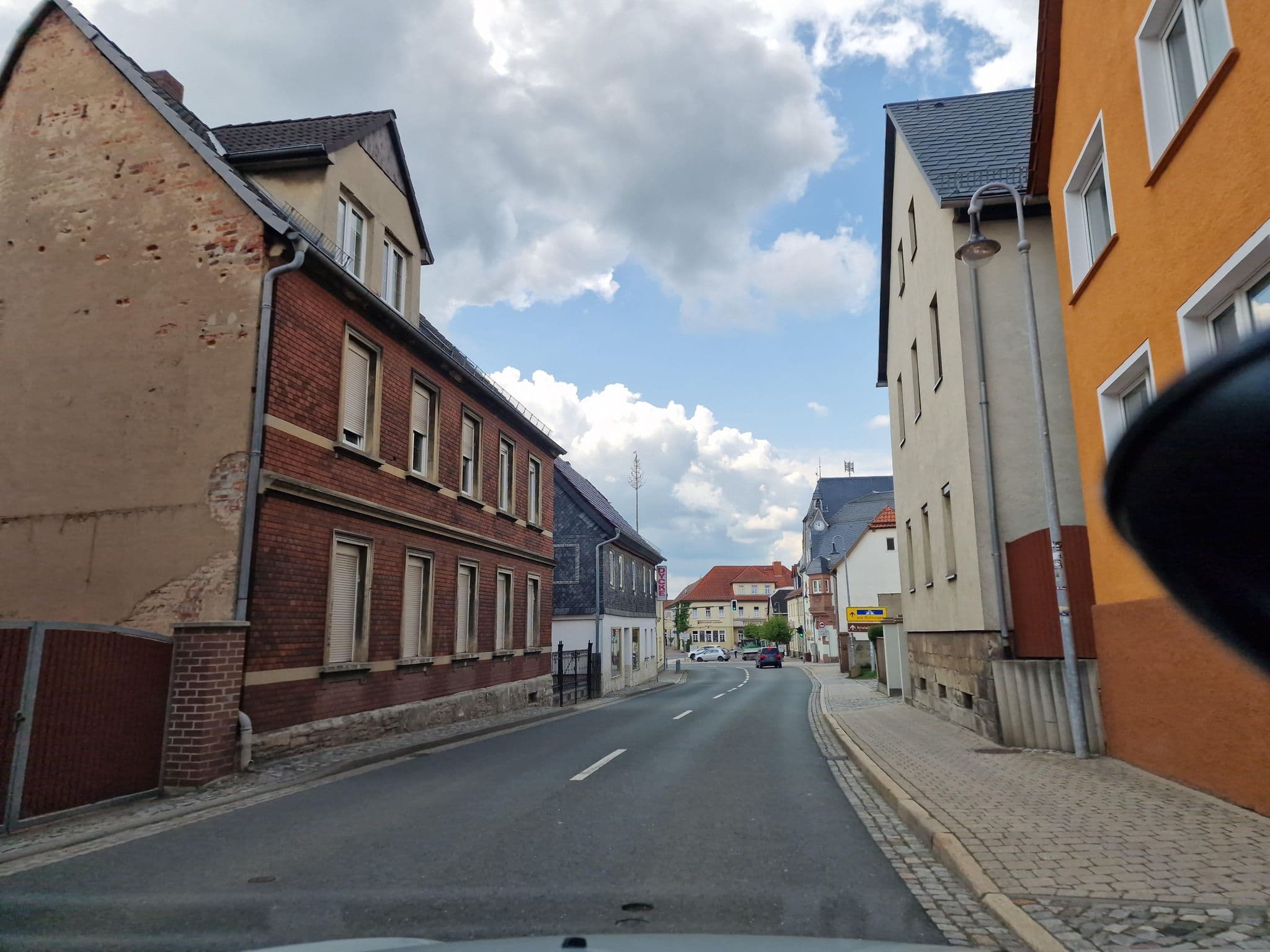 Street view near Garni Hotel-Haus am Park, Bad Klosterlausnitz — © canislupus (CC BY-SA · Mapillary)
