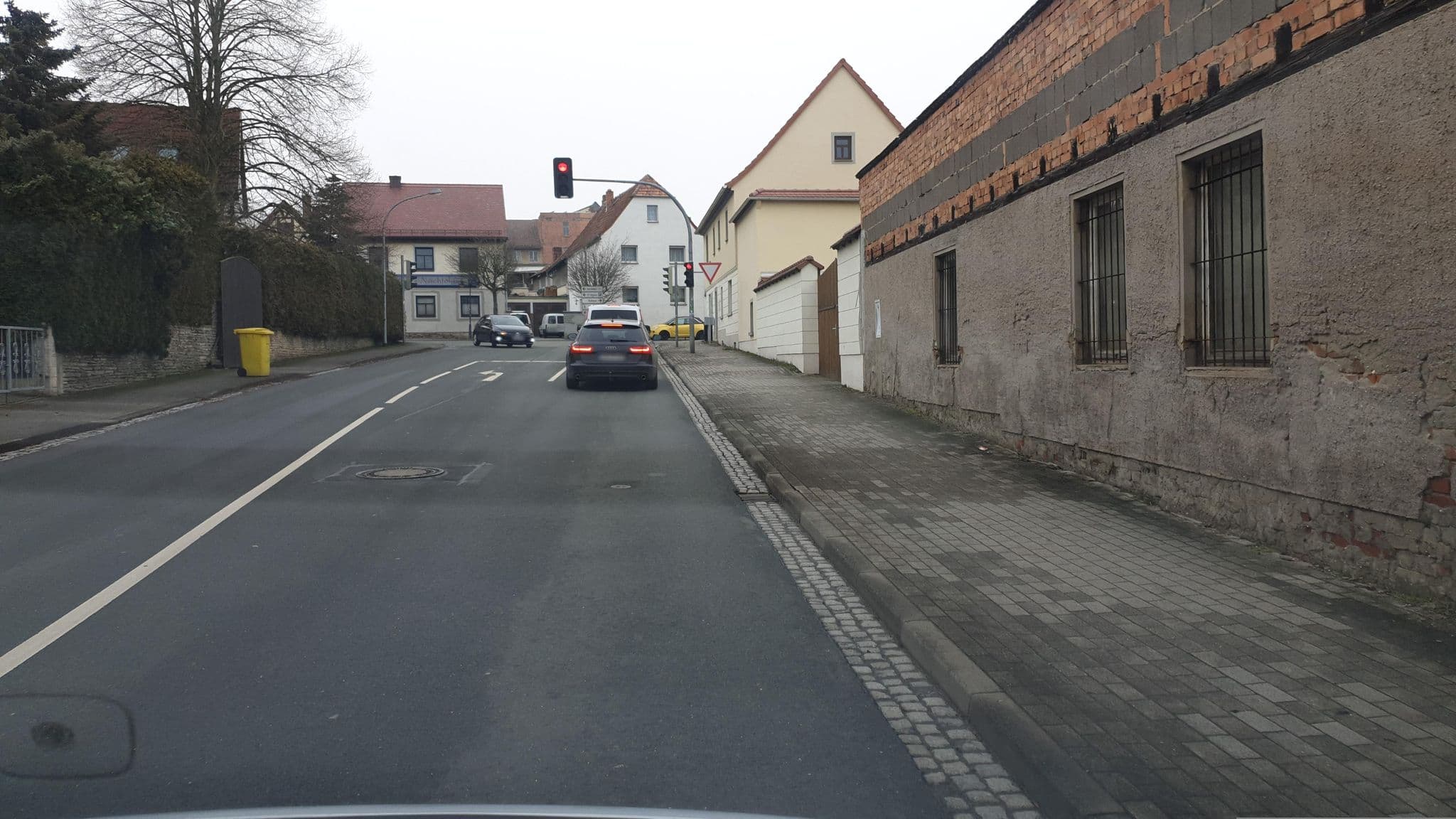 Street view near Pension Köhler, Bad Klosterlausnitz — © canislupus (CC BY-SA · Mapillary)