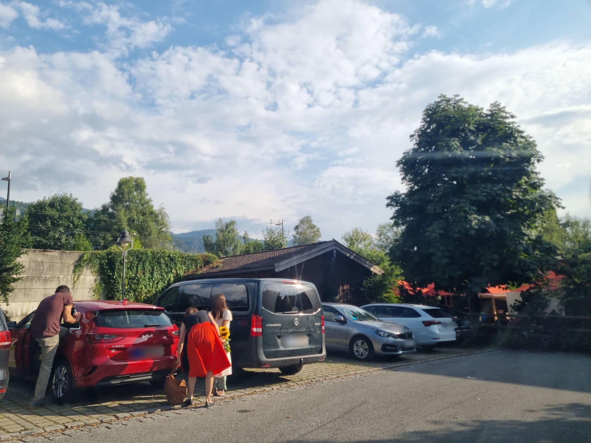 Street view near Gasthof Hotel zur Post, Kiefersfelden — © dsmm (CC BY-SA · Mapillary)