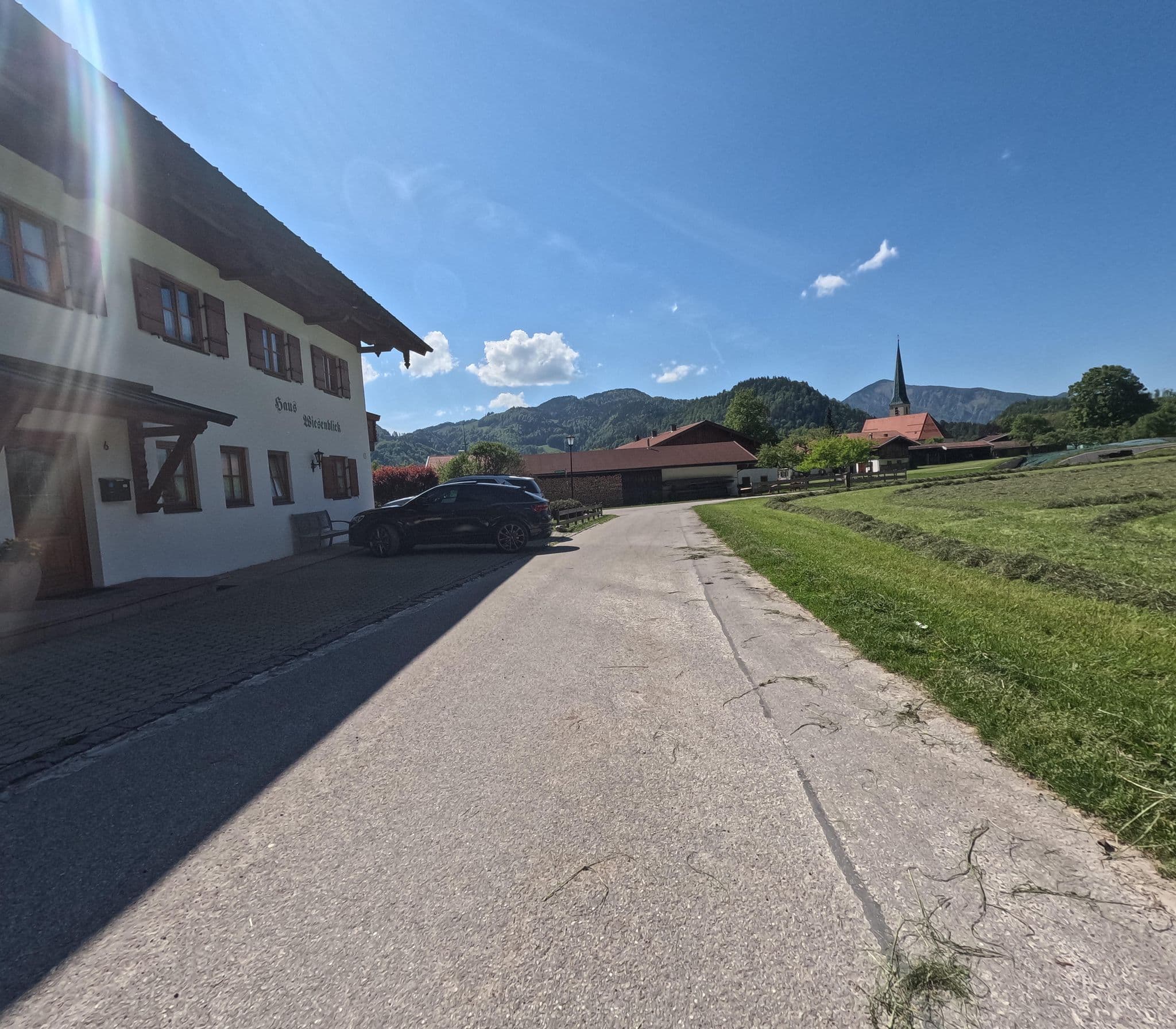 Street view near Haus Wiesenblick, Unterwössen — © natebus (CC BY-SA · Mapillary)