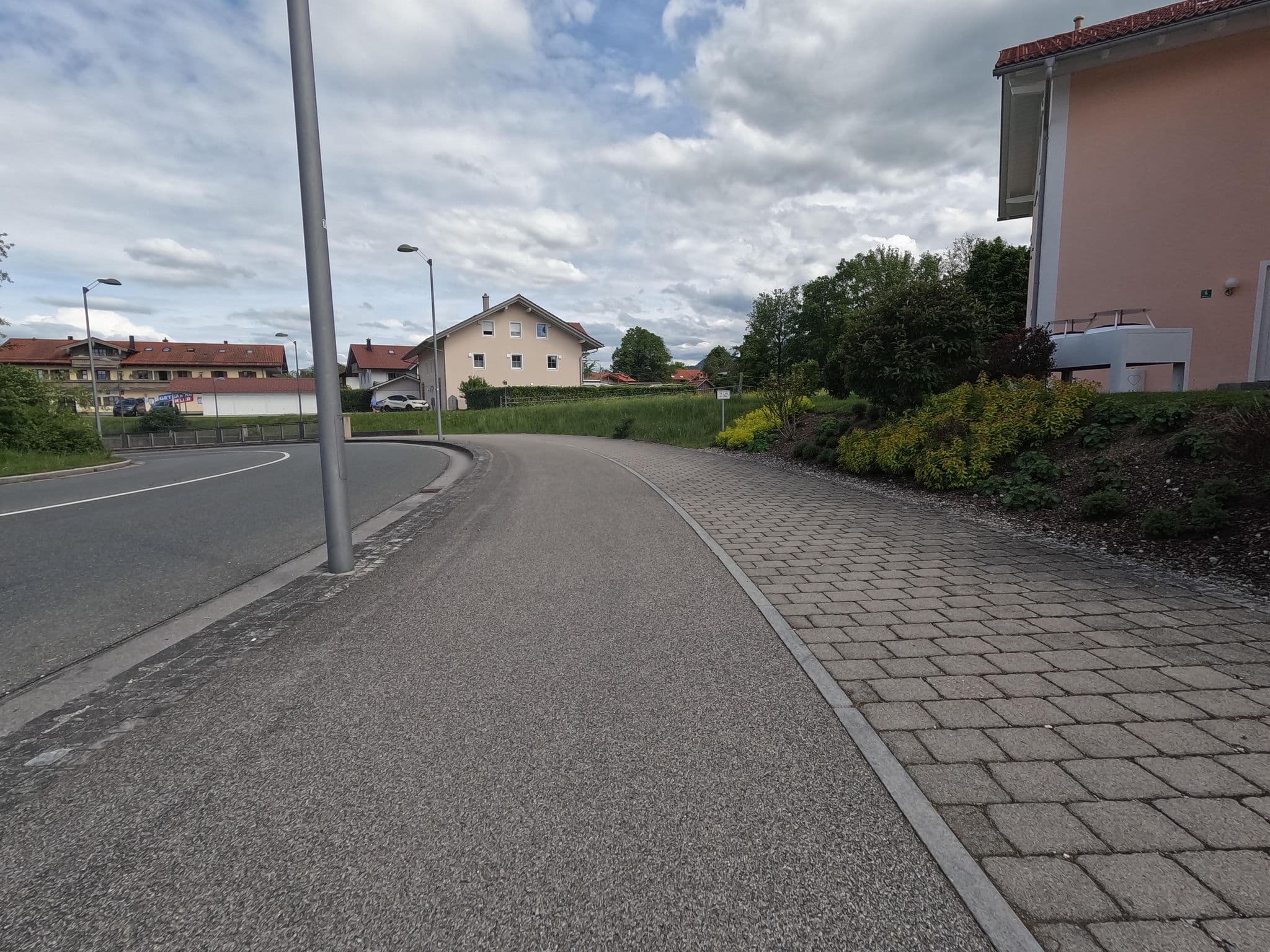 Street view near Shania Residence, Übersee — © natebus (CC BY-SA · Mapillary)