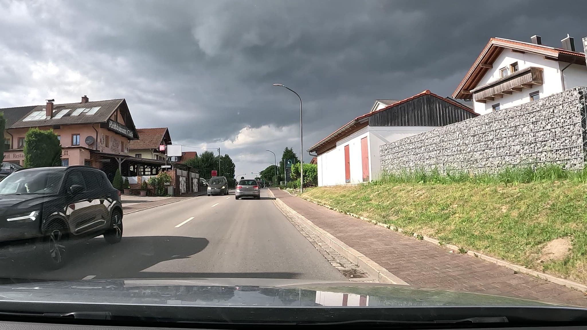 Street view near Hotel Rim, Raubling — © stefanro74 (CC BY-SA · Mapillary)