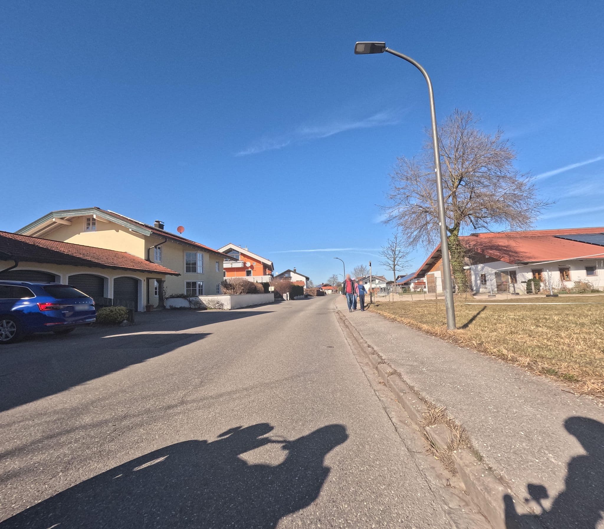 Street view near Die kleine Oase, Prien am Chiemsee — © natebus (CC BY-SA · Mapillary)