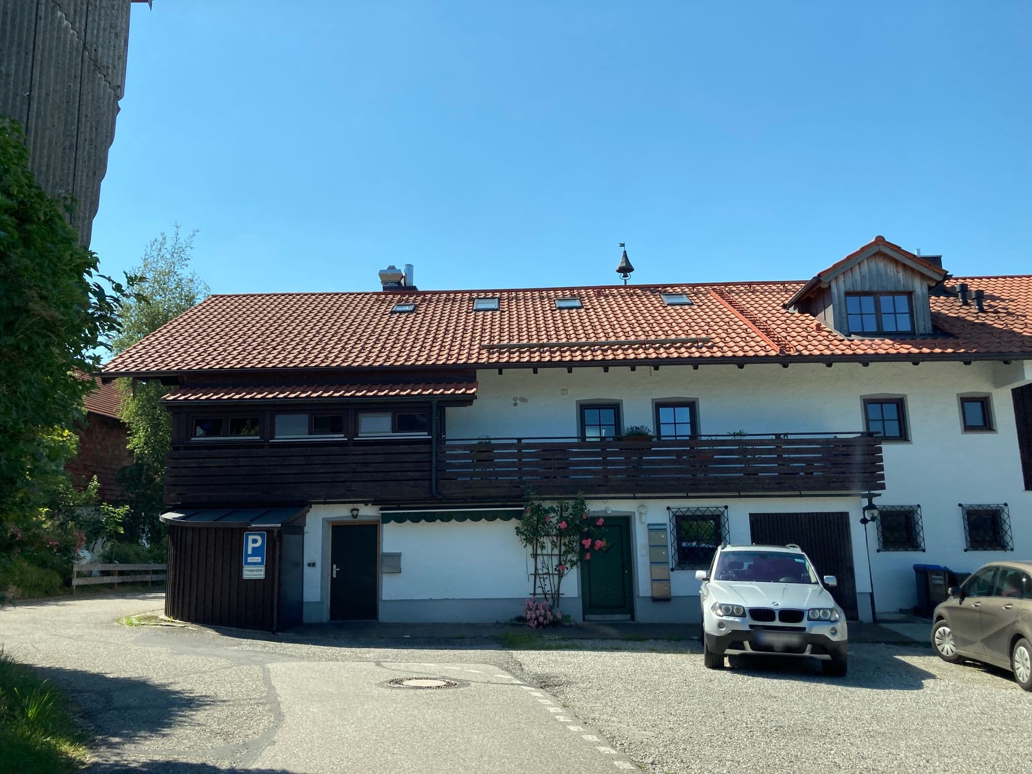 Street view near Landhof Angstl, Höslwang — © maleo (CC BY-SA · Mapillary)
