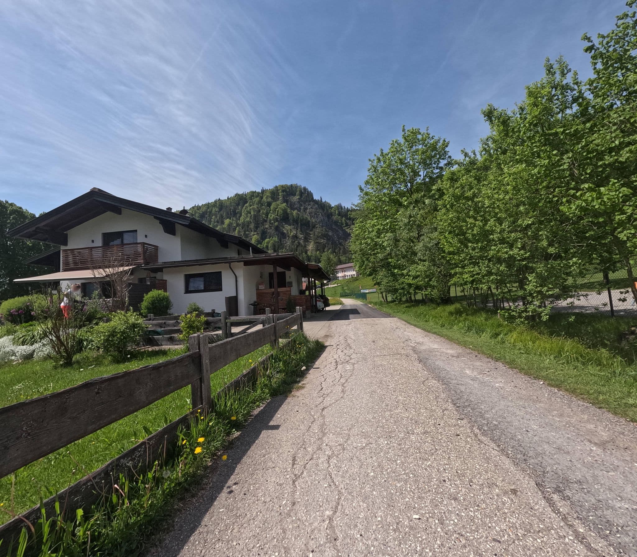 Street view near Hans und Renate Schuhbeck, Reit im Winkl — © natebus (CC BY-SA · Mapillary)