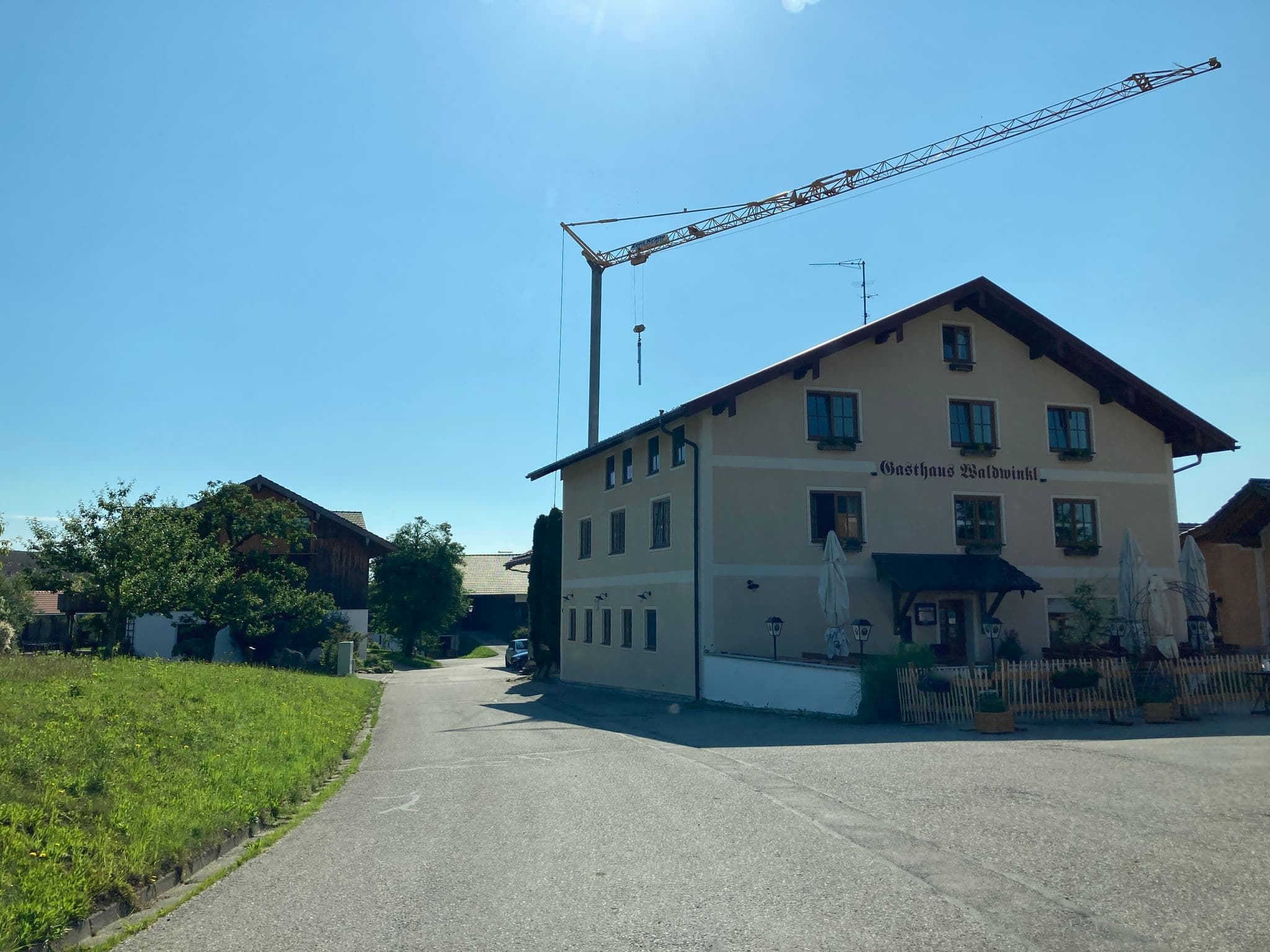 Street view near Wimmerhof - Urlaub auf dem Bauernhof, Höslwang — © maleo (CC BY-SA · Mapillary)