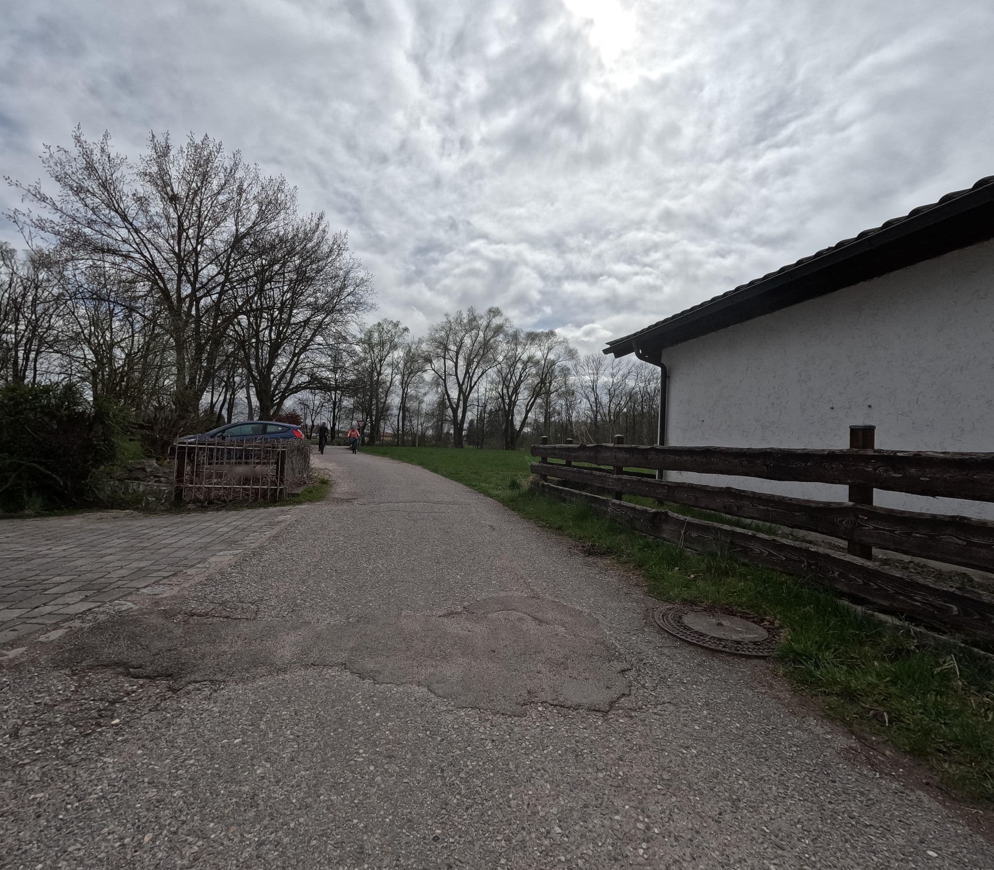 Street view near Chiemsee Comfort-Bungalow mit Garten, Rimsting — © natebus (CC BY-SA · Mapillary)