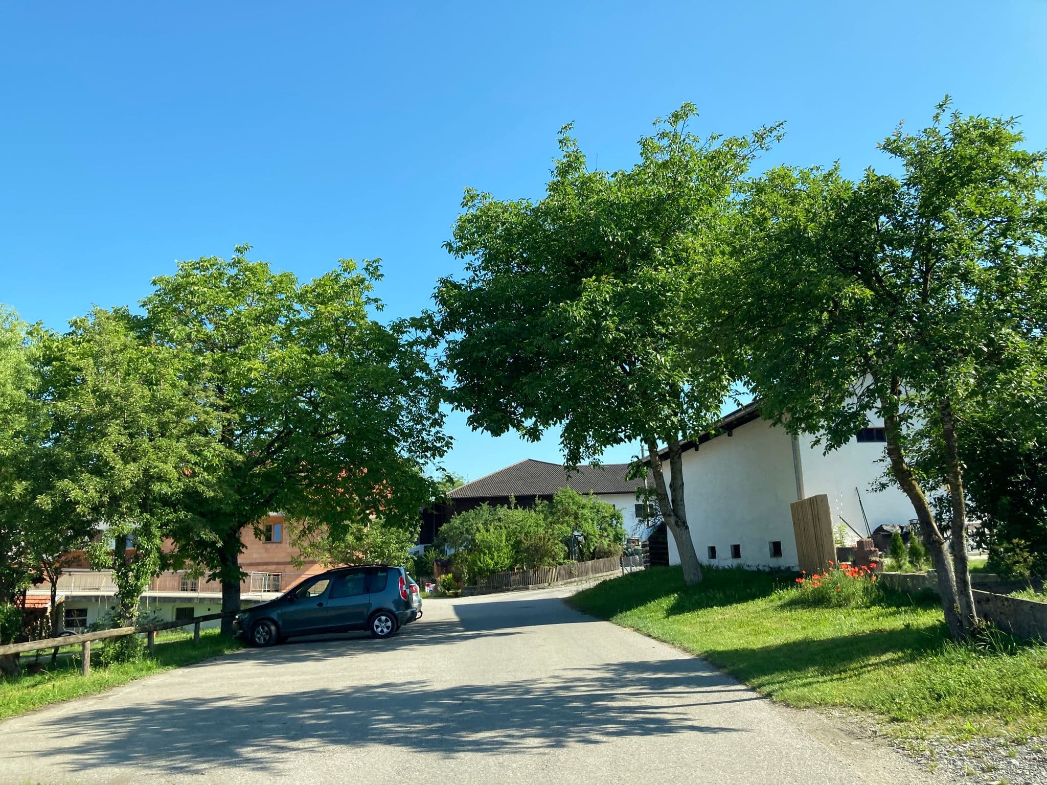 Street view near Pichler Roswitha, Bad Endorf — © maleo (CC BY-SA · Mapillary)