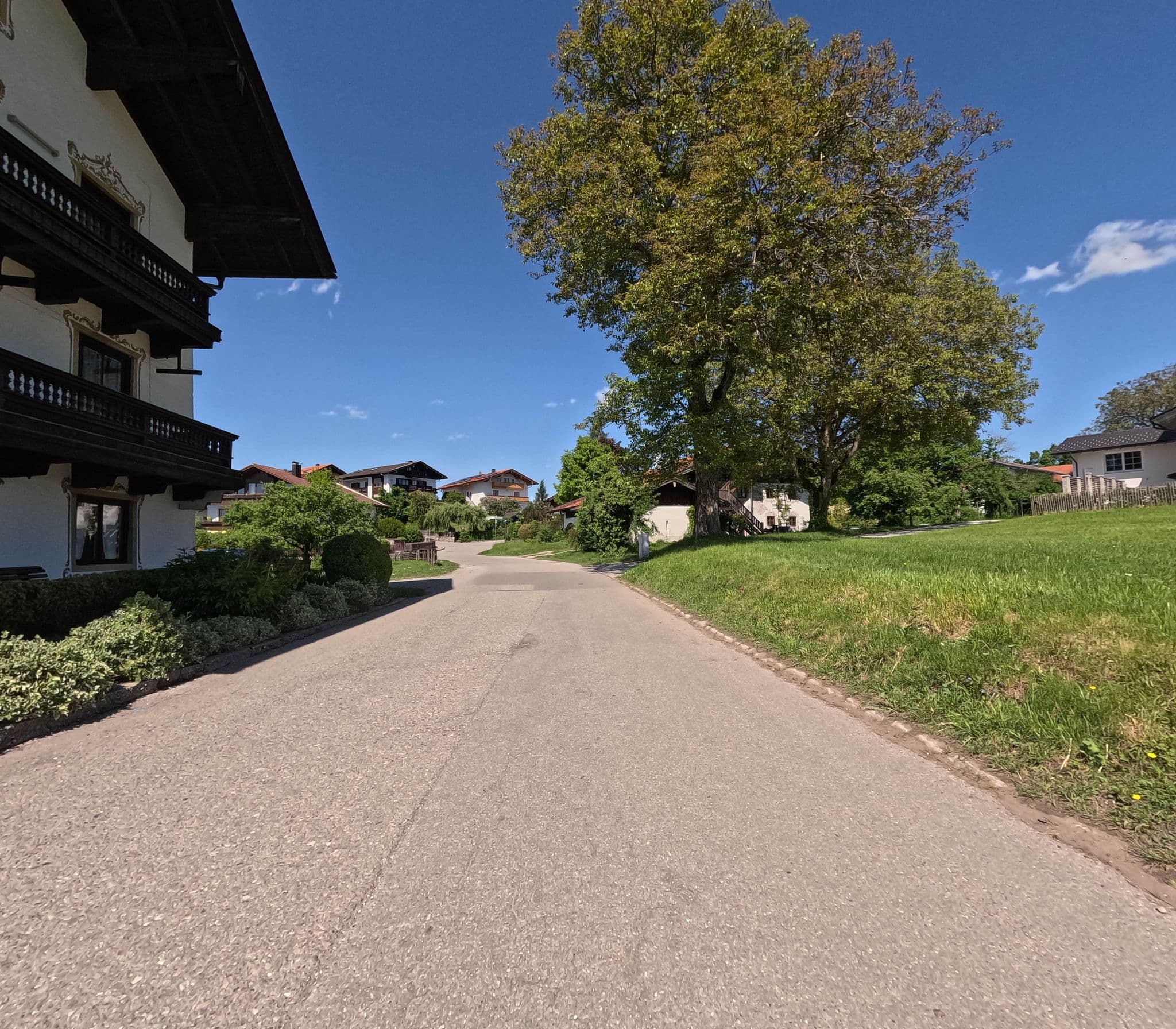 Street view near Beim Hanslbauer, Chieming — © natebus (CC BY-SA · Mapillary)