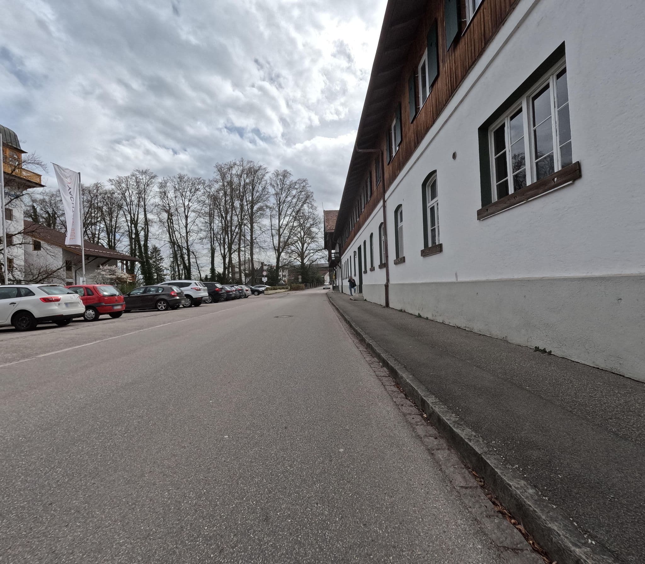 Street view near Yachthotel Chiemsee, Prien am Chiemsee — © natebus (CC BY-SA · Mapillary)
