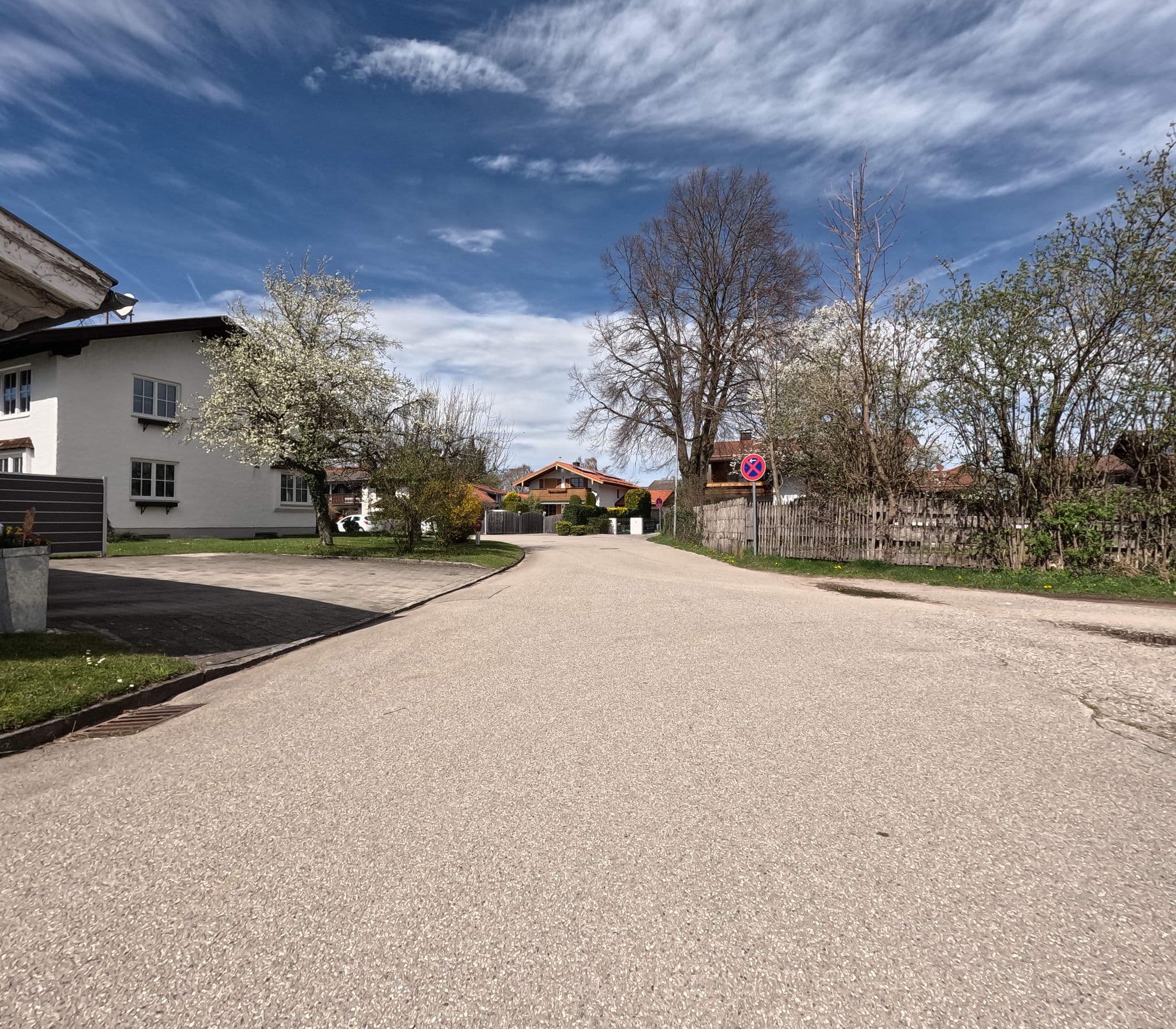 Street view near Fetznhof - Zuhäusl - Ferienbauernhof - Chiemsee, Grassau — © natebus (CC BY-SA · Mapillary)