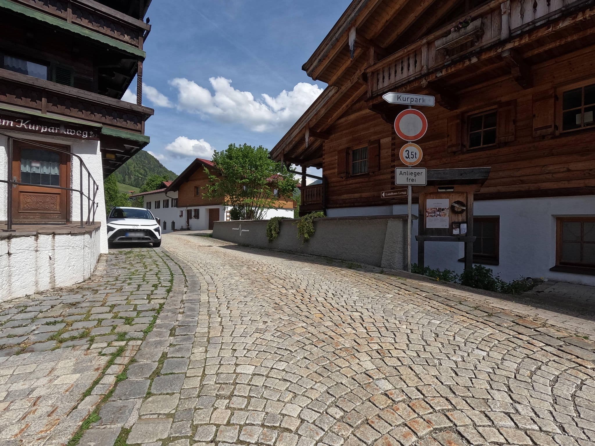 Street view near Nuihausa, Reit im Winkl — © natebus (CC BY-SA · Mapillary)