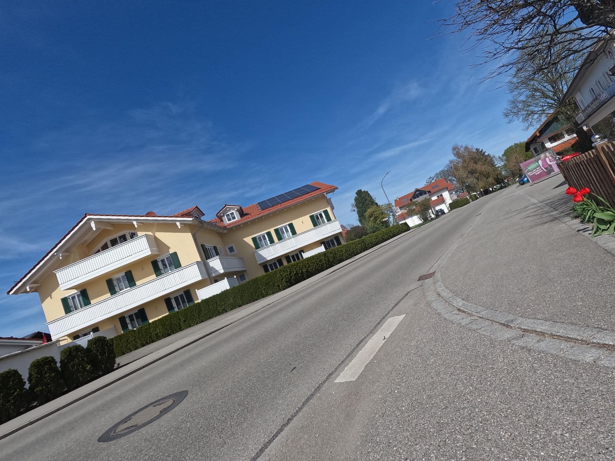 Street view near Ferienhaus Chiemsee, Übersee — © natebus (CC BY-SA · Mapillary)