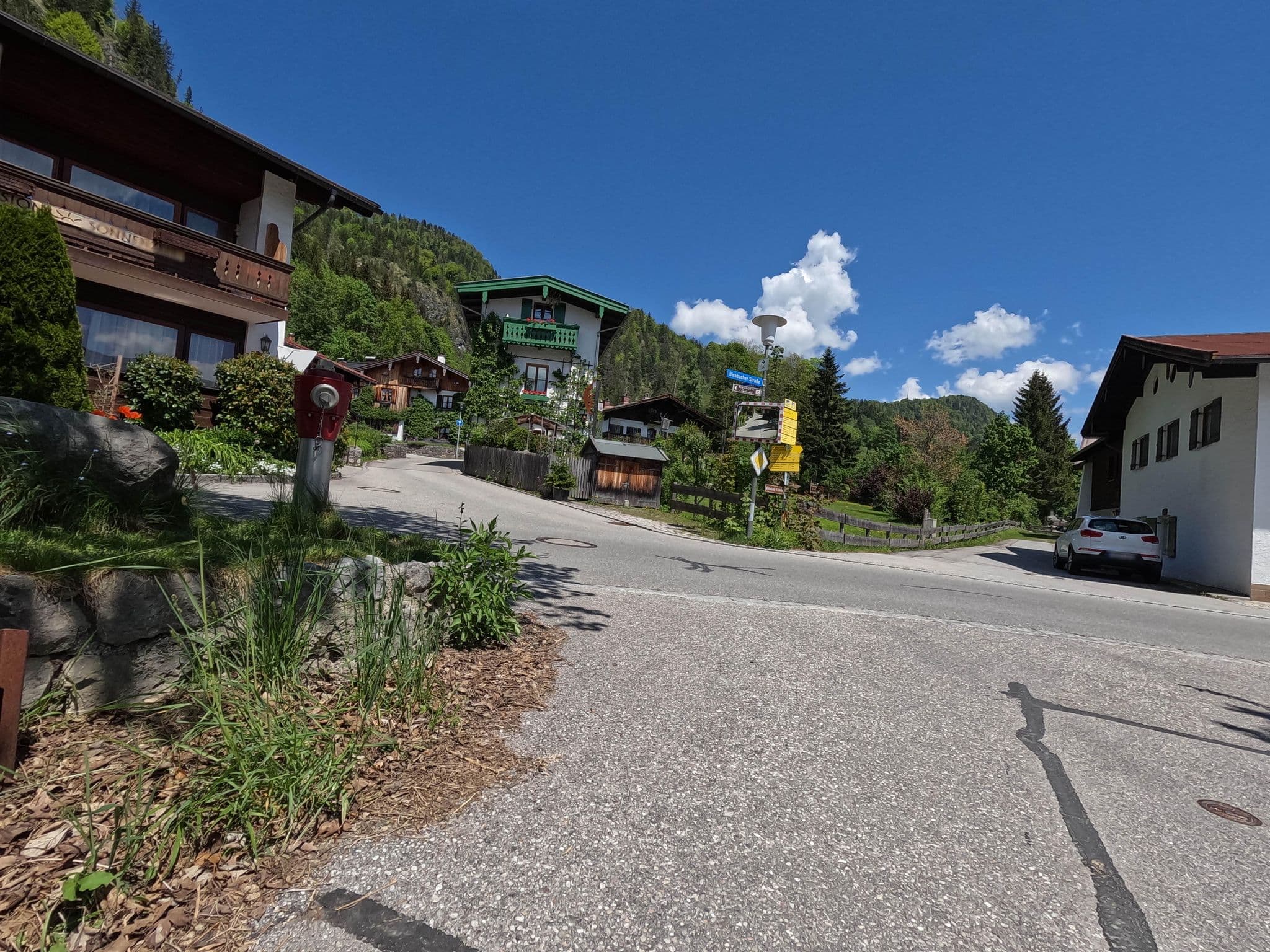 Street view near Sonnenzeit Sunthimer Brigitte, Reit im Winkl — © natebus (CC BY-SA · Mapillary)