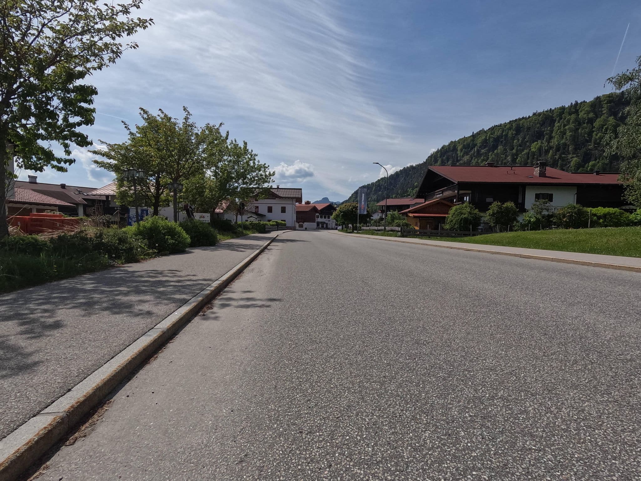 Street view near Hotel Zum Postillion, Reit im Winkl — © natebus (CC BY-SA · Mapillary)