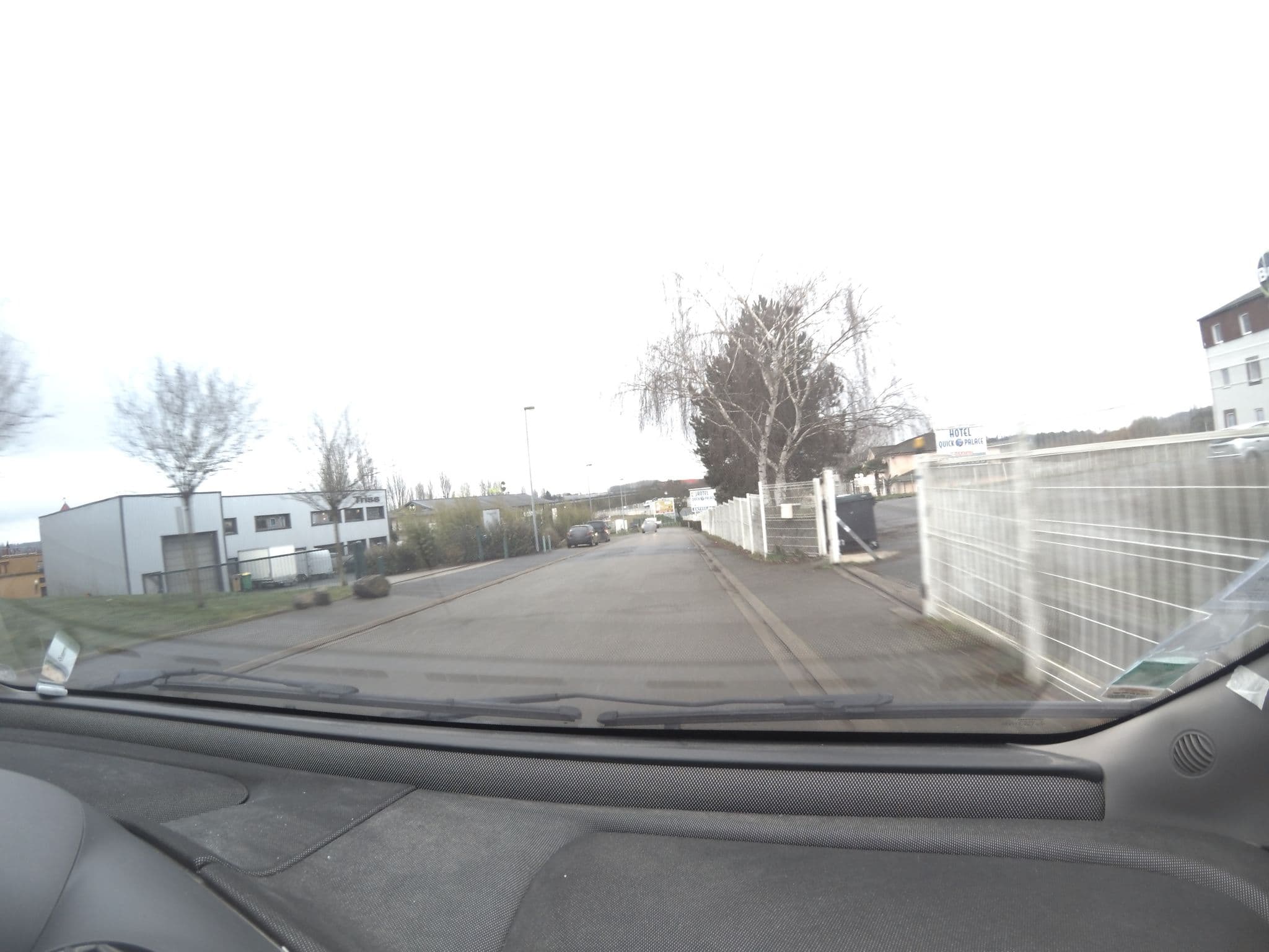 Street view near B&B Hôtel, Saint-Saturnin — © stephanep (CC BY-SA · Mapillary)