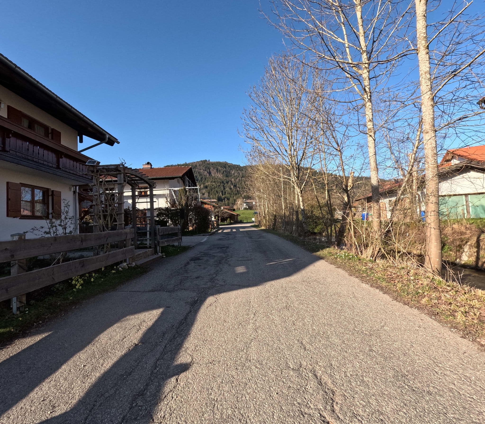 Street view near Ferienwohnungen mit Bergblick, Inzell — © natebus (CC BY-SA · Mapillary)
