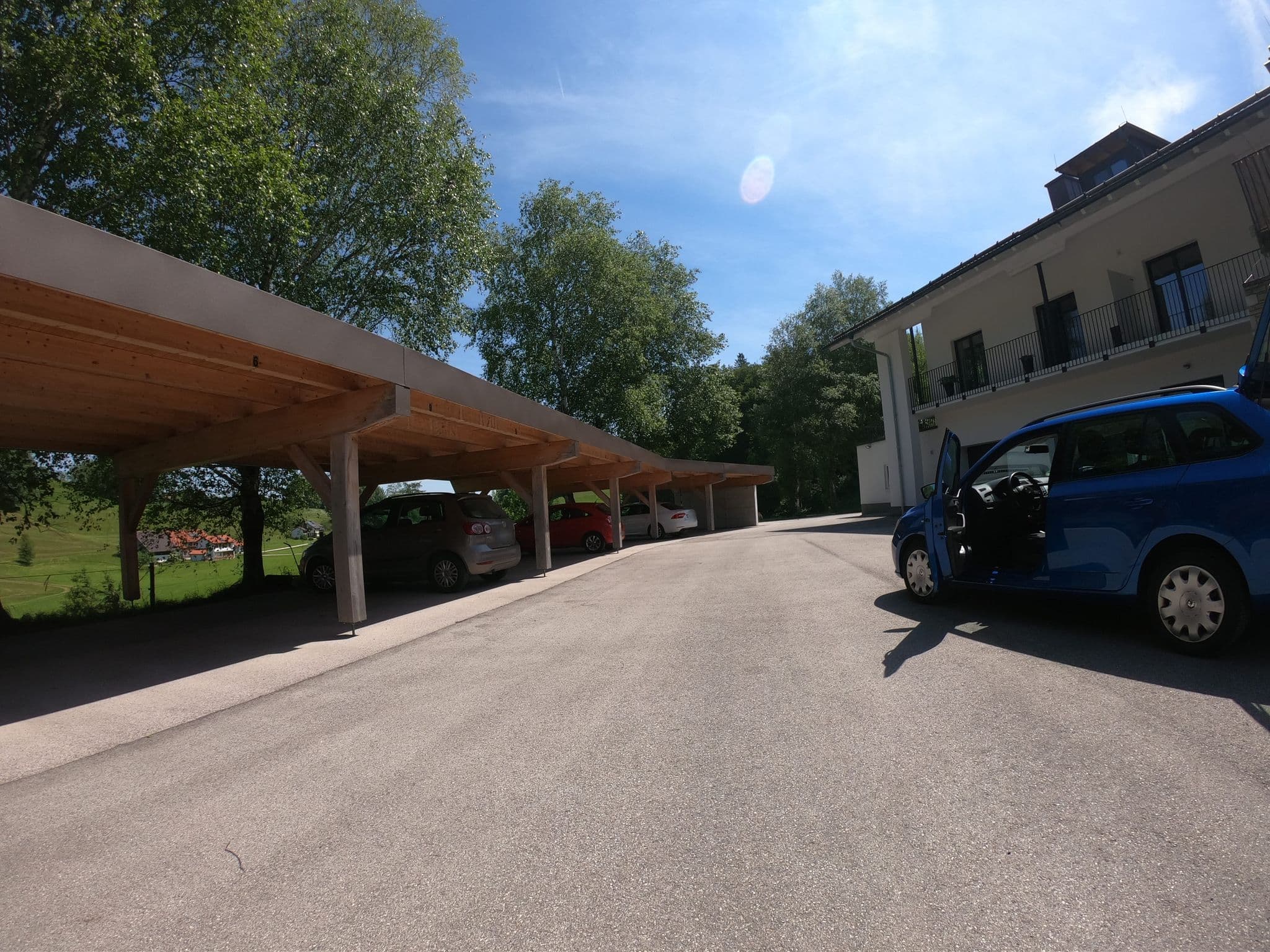 Street view near Ferienwohnungen Neukirchen, Surberg — © natebus (CC BY-SA · Mapillary)