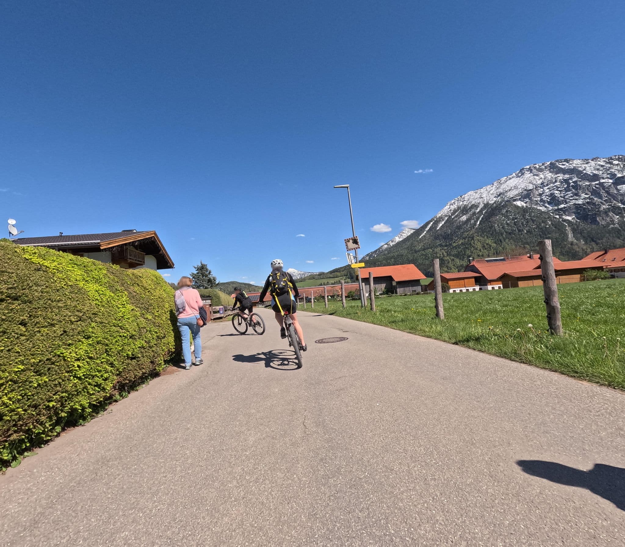 Street view near Jäger Hotel Garni und Ferienwohnungen, Ruhpolding — © natebus (CC BY-SA · Mapillary)