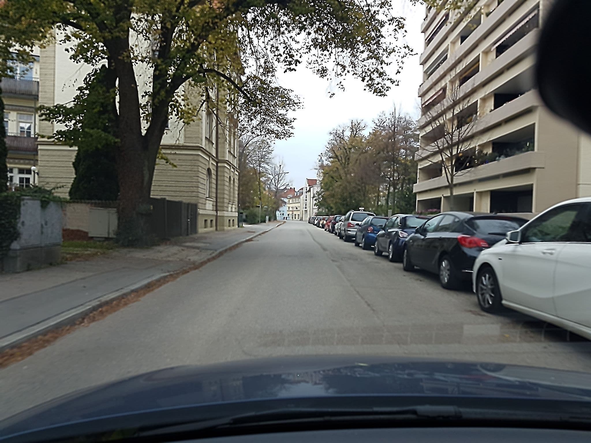 Street view near Parkcafé - Erckert, Landshut — © changchun1 (CC BY-SA · Mapillary)