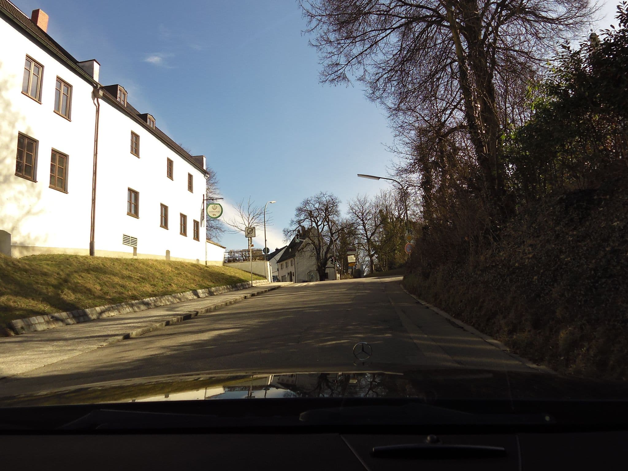 Street view near Gasthof Ochsenwirt, Landshut — © czmrtn (CC BY-SA · Mapillary)