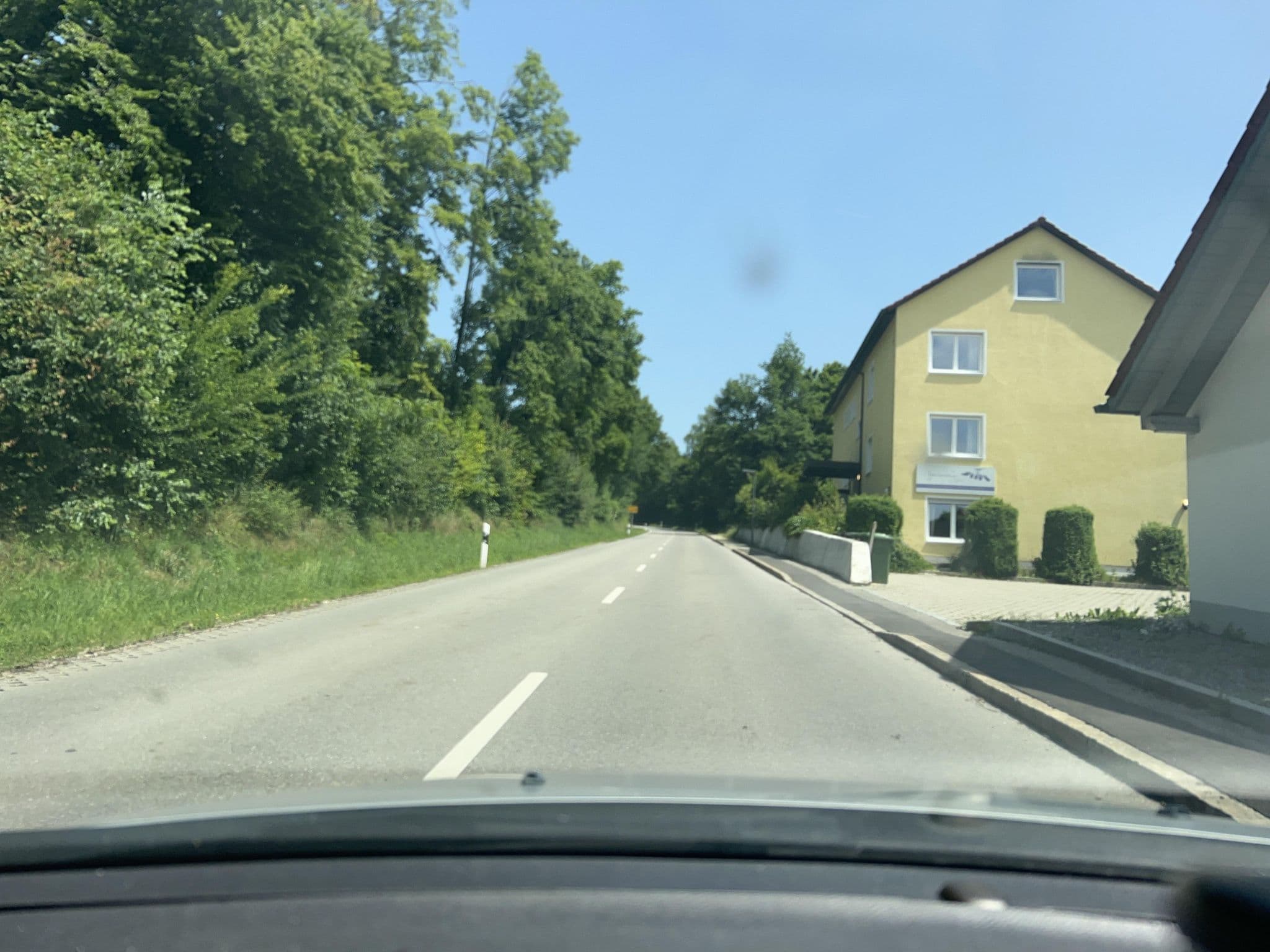 Street view near Apartmenthaus am Erlbach, Vilsheim — © chicc0 (CC BY-SA · Mapillary)