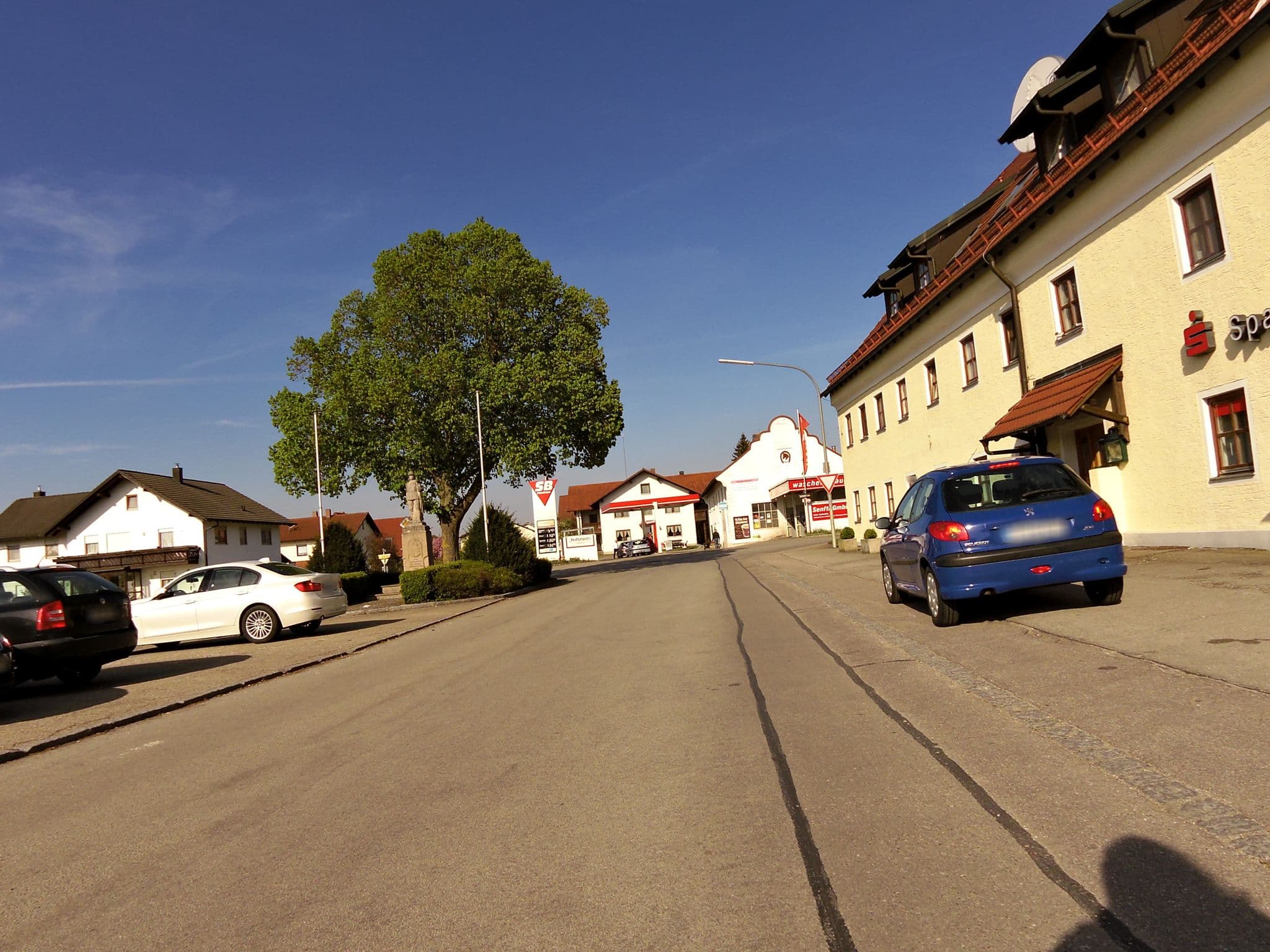 Street view near Landgasthof Hahn, Tiefenbach — © czmrtn (CC BY-SA · Mapillary)