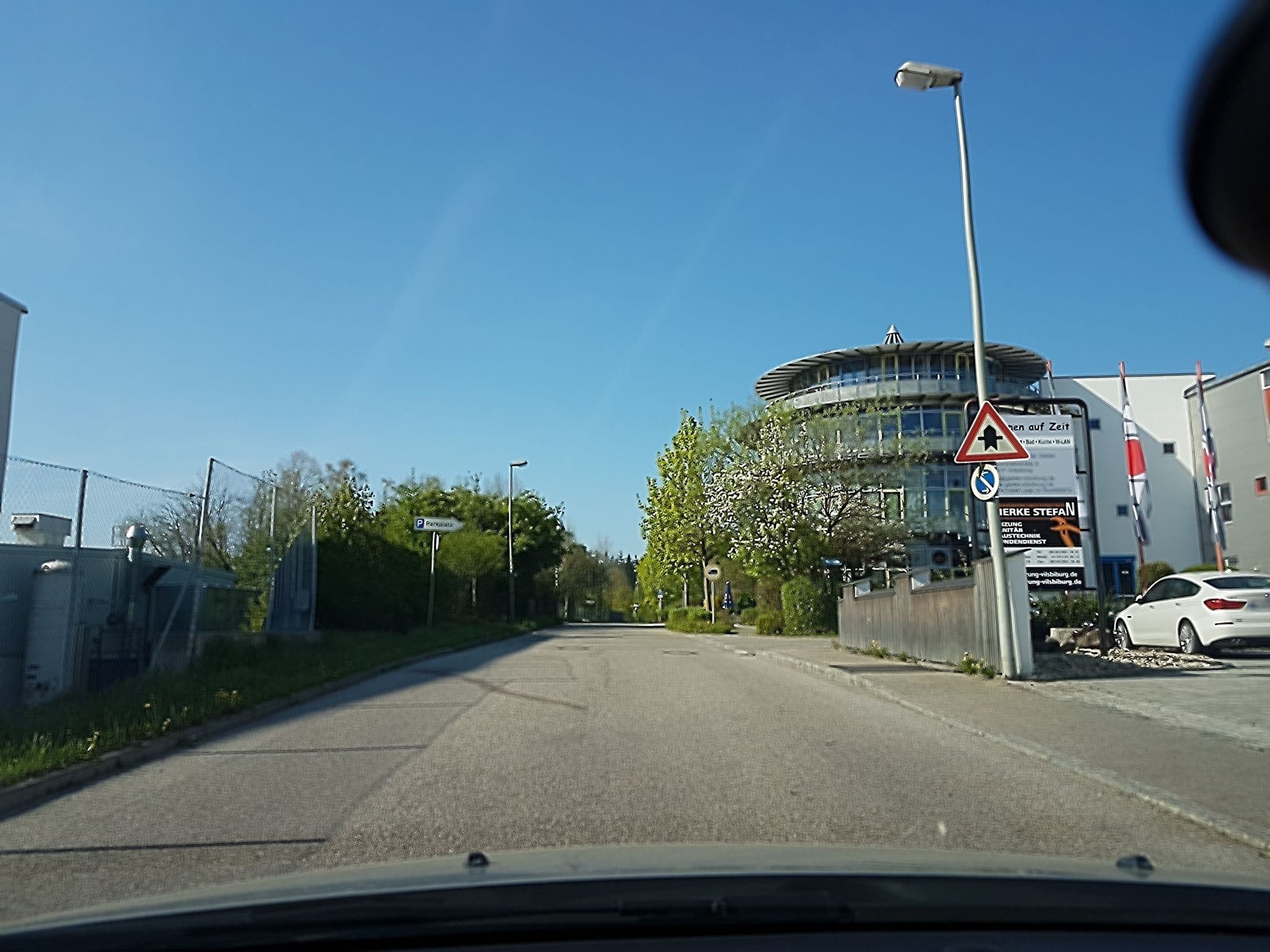 Street view near Wohnen auf Zeit Alfred Gierke, Vilsbiburg — © chicc0 (CC BY-SA · Mapillary)