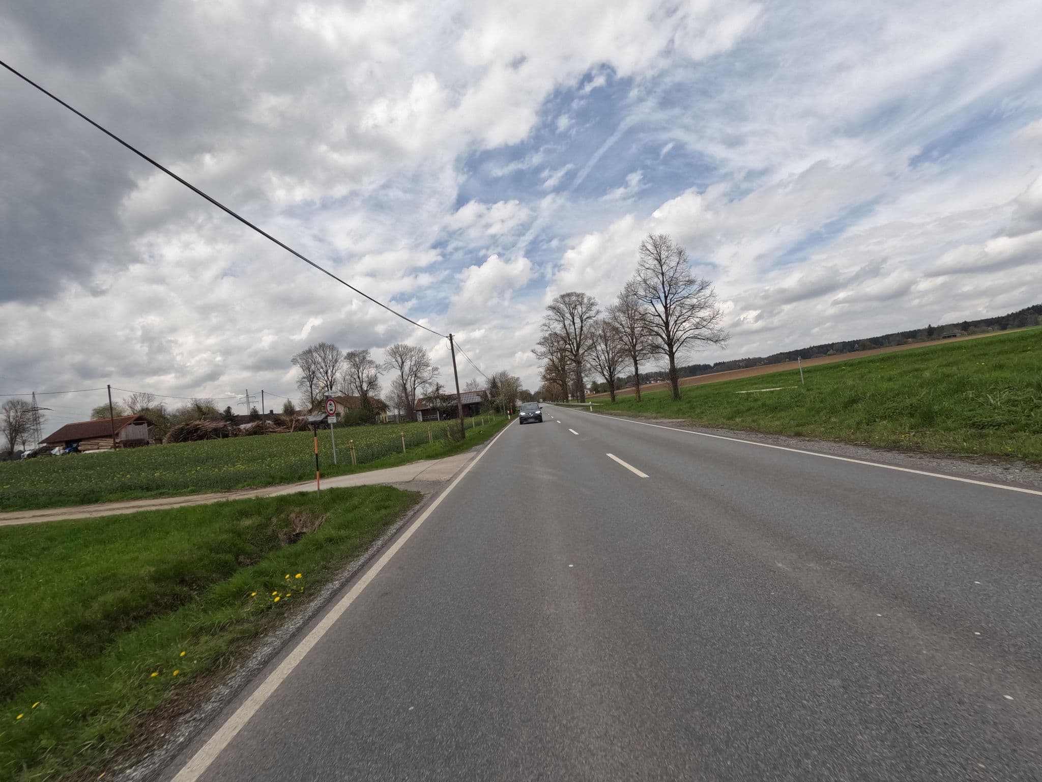 Street view near Pension Huberhof, Hohenlinden — © natebus (CC BY-SA · Mapillary)