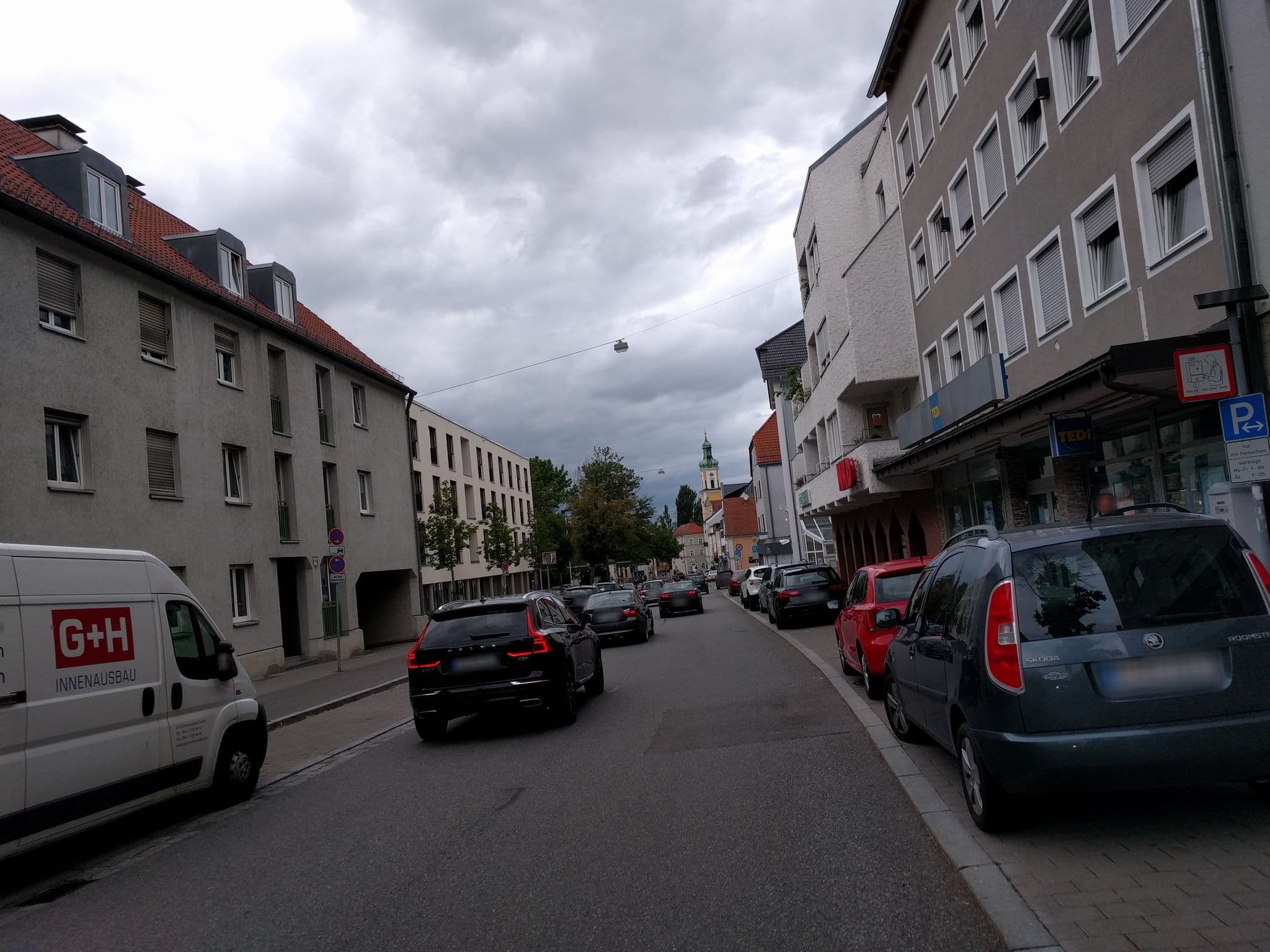 Street view near Hotel am Kumpfmühler Kastell, Regensburg — © tbeckler (CC BY-SA · Mapillary)