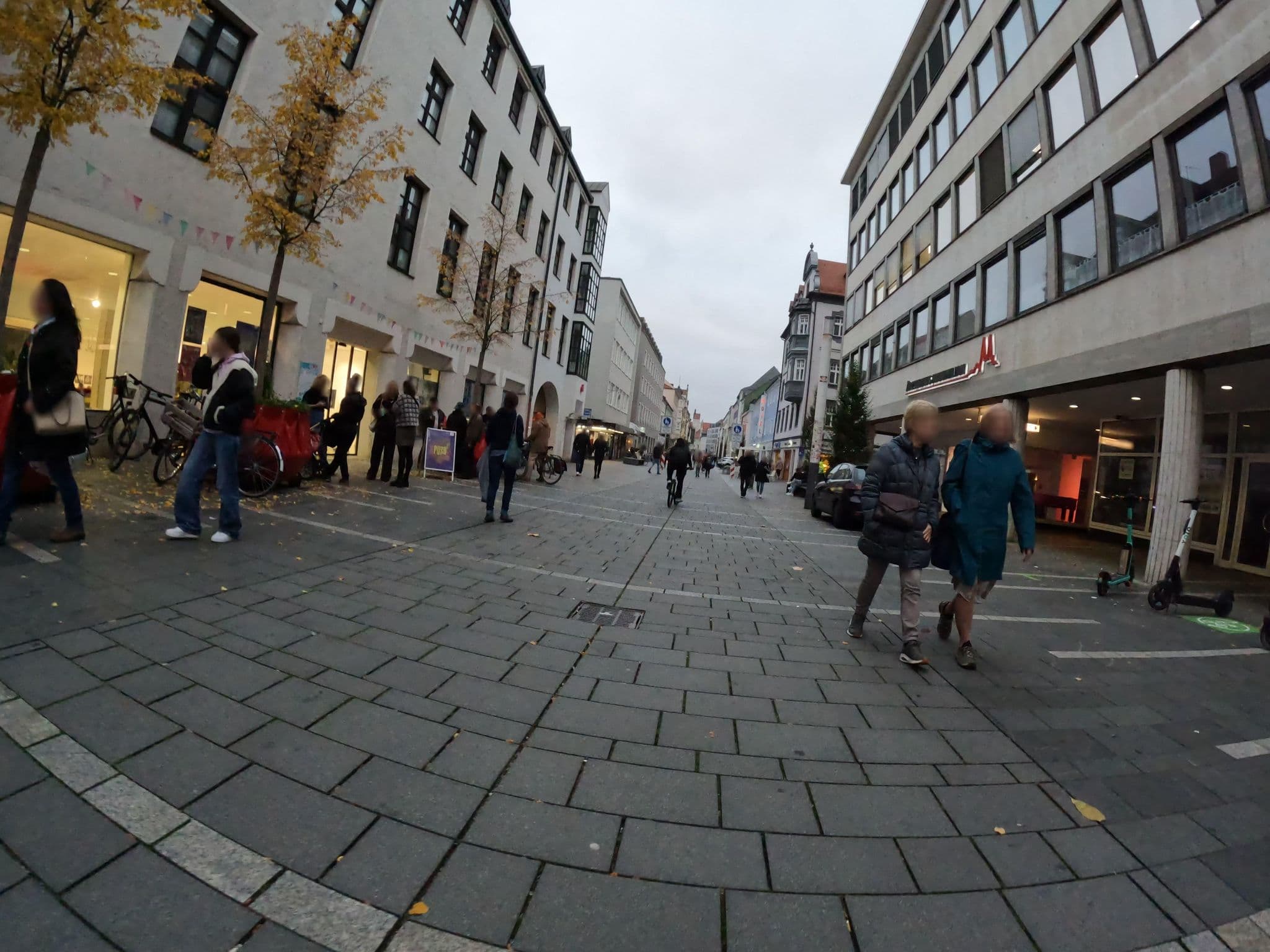 Street view near Ammax GmbH, Regensburg — © erias (CC BY-SA · Mapillary)