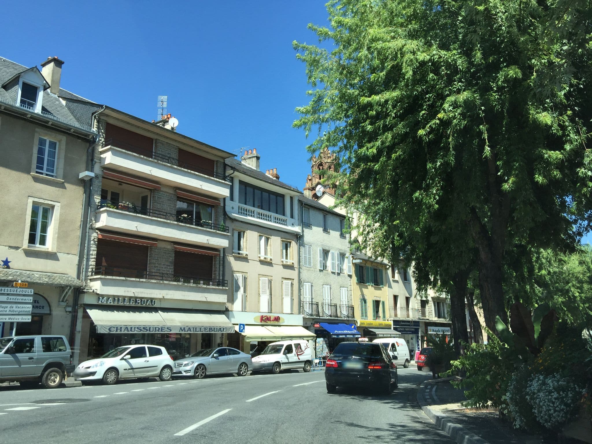 Street view near Hôtel de France, Espalion — © geraldchatagnon (CC BY-SA · Mapillary)