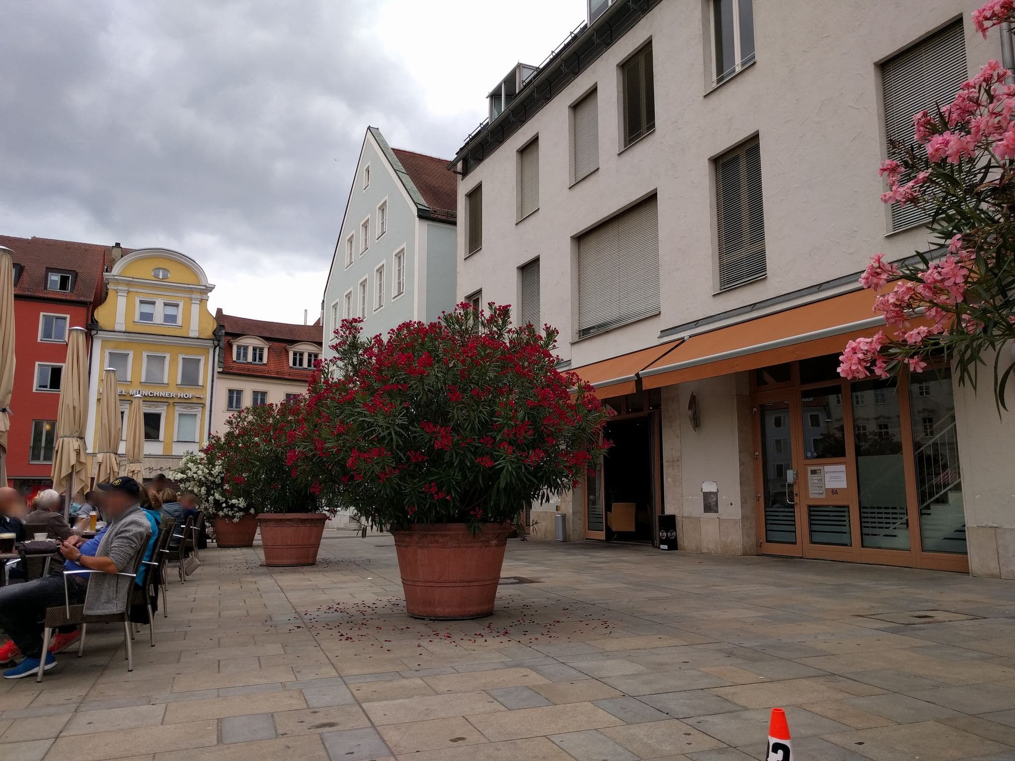 Street view near Regensburg-Apart, Regensburg — © tbeckler (CC BY-SA · Mapillary)
