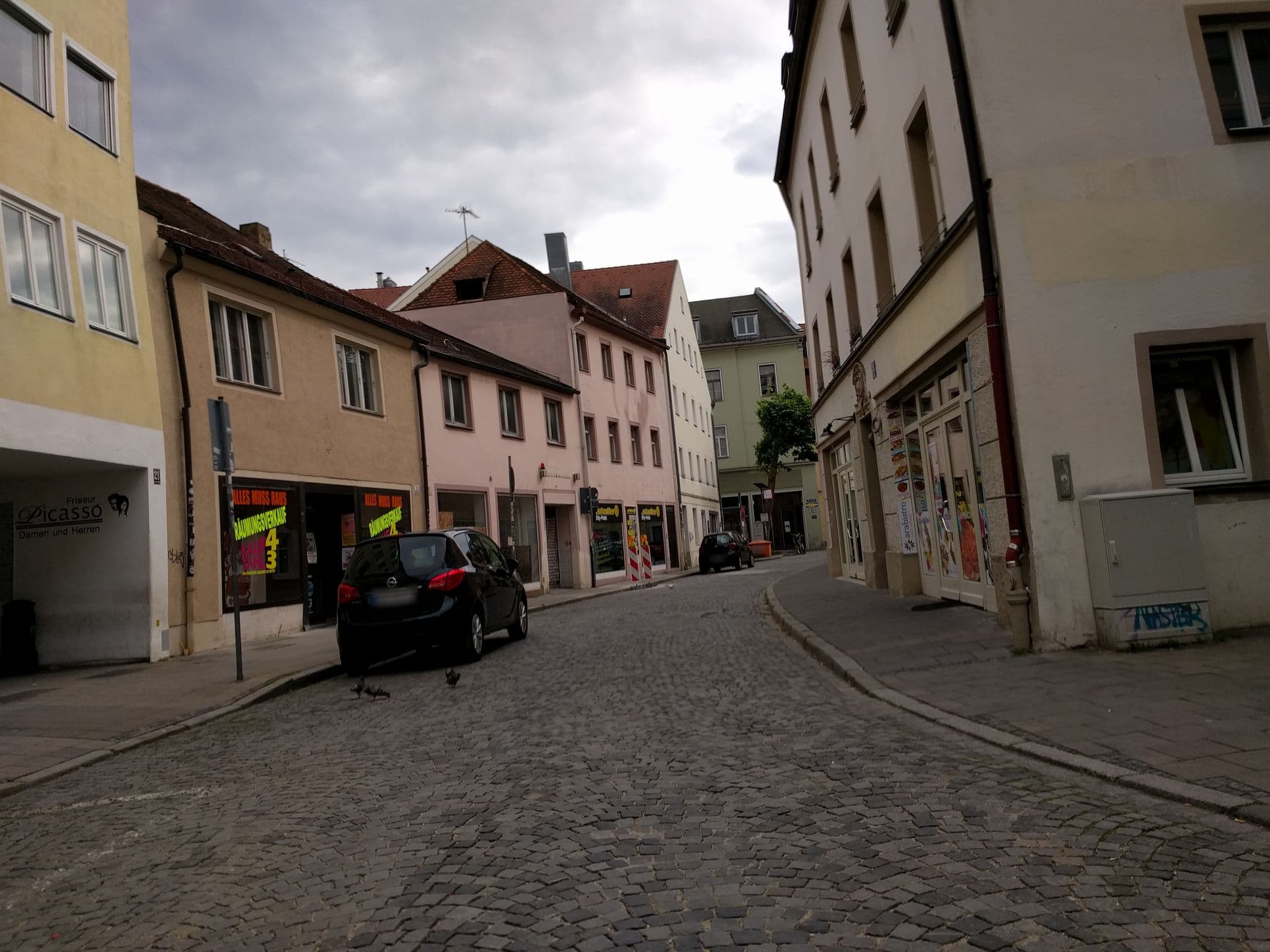 Street view near l'Ostello Altstadthotel, Regensburg — © tbeckler (CC BY-SA · Mapillary)