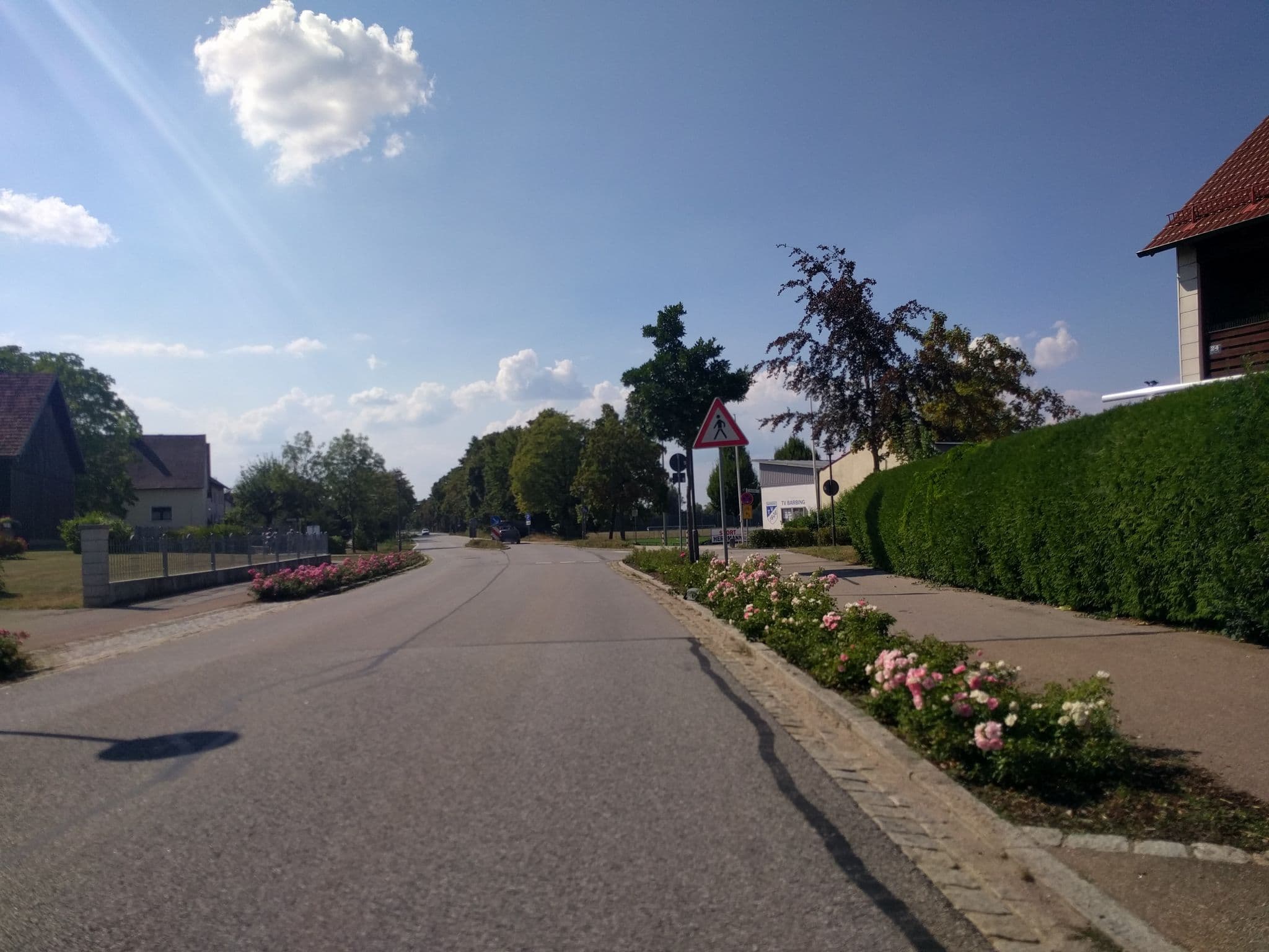 Street view near Johann Bindl, Barbing — © tbeckler (CC BY-SA · Mapillary)