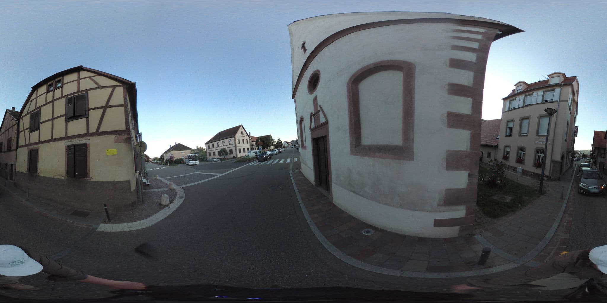 Street view near Hôtel Dontenville, Châtenois — © geovelo (CC BY-SA · Mapillary)
