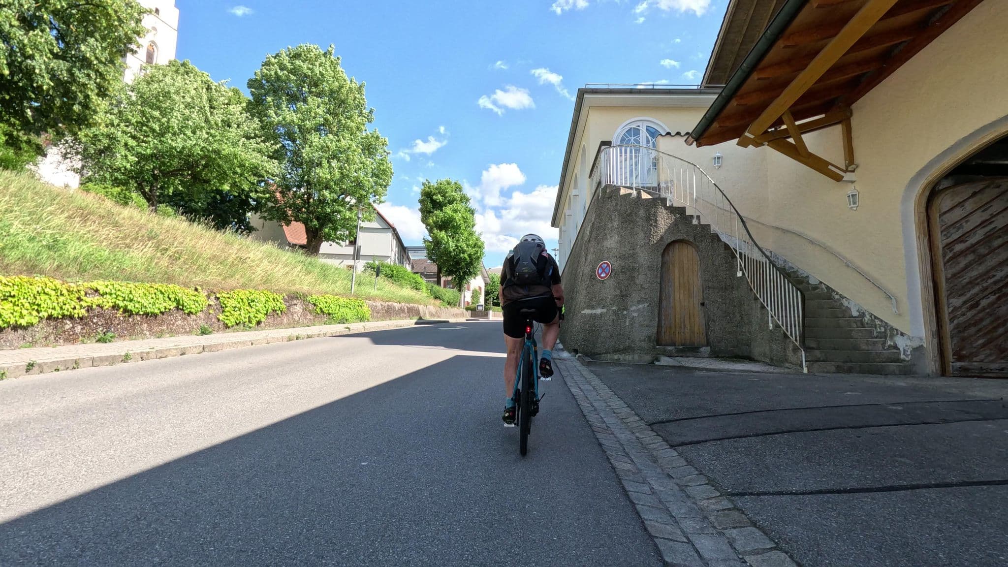 Street view near Gästezimmer Schmidhuber, Winhöring — © rnissl (CC BY-SA · Mapillary)