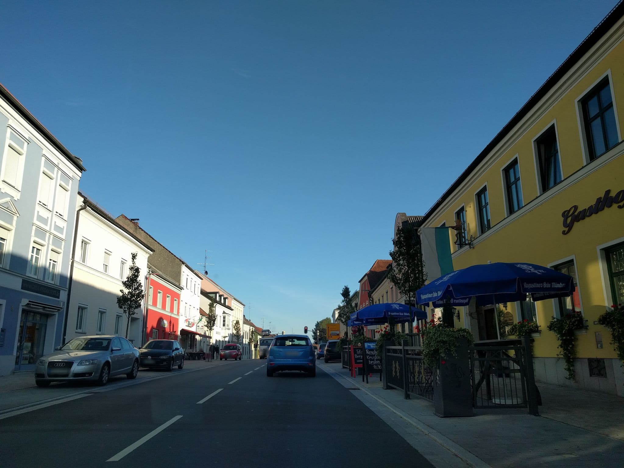 Street view near Gerstl Josef Metzgerei Gasthof Fremdenzimmer, Osterhofen — © highwayphotograph (CC BY-SA · Mapillary)