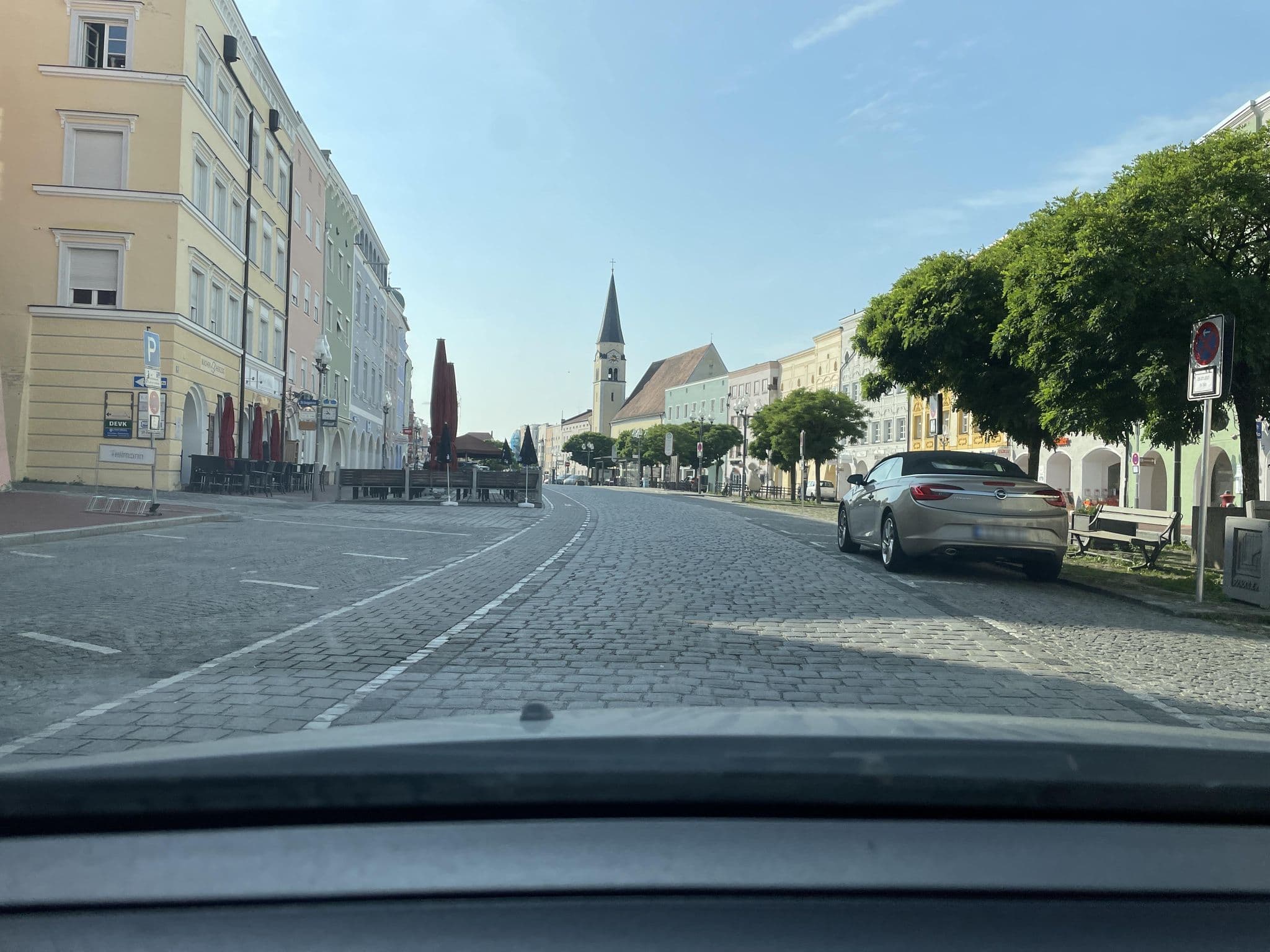 Street view near Hotel Wetzel, Mühldorf — © chicc0 (CC BY-SA · Mapillary)