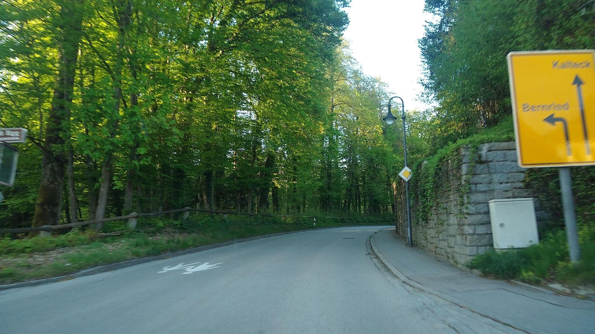 Street view near Schlosshotel Burgstall, Metten — © wegavision (CC BY-SA · Mapillary)