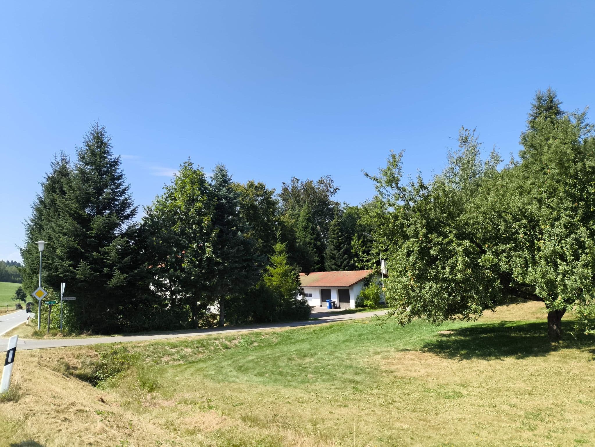 Street view near Vogl Florian, Lohberg — © ygramul (CC BY-SA · Mapillary)