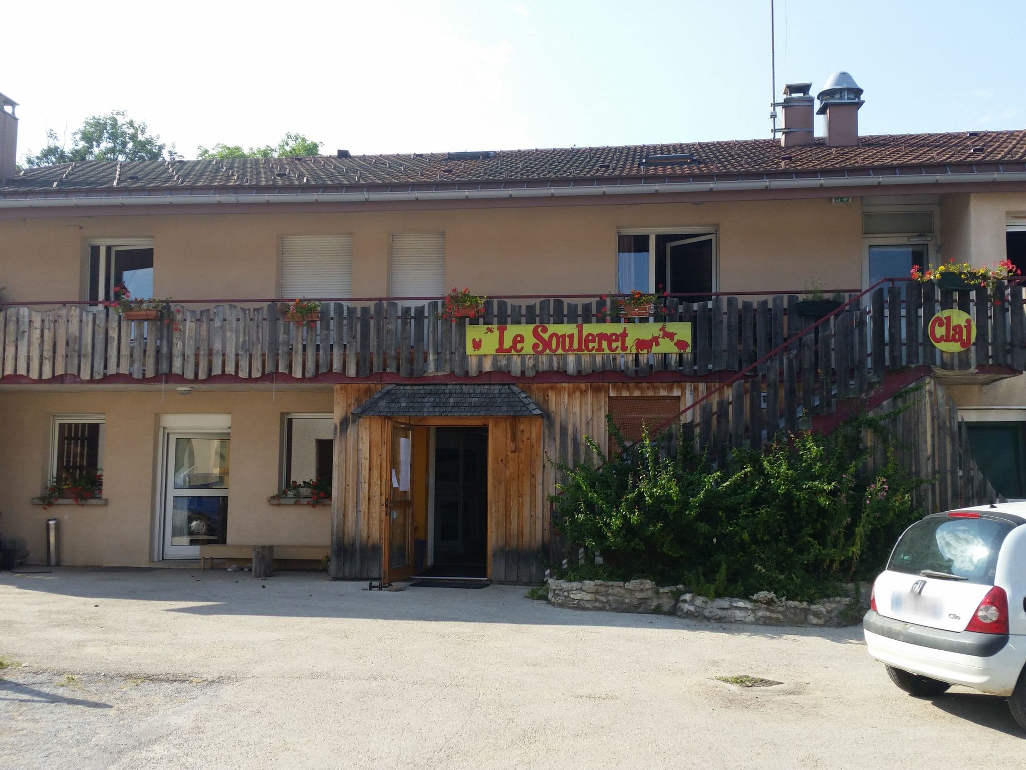 Street view near Le Souleret, Jougne — © pyrog (CC BY-SA · Mapillary)